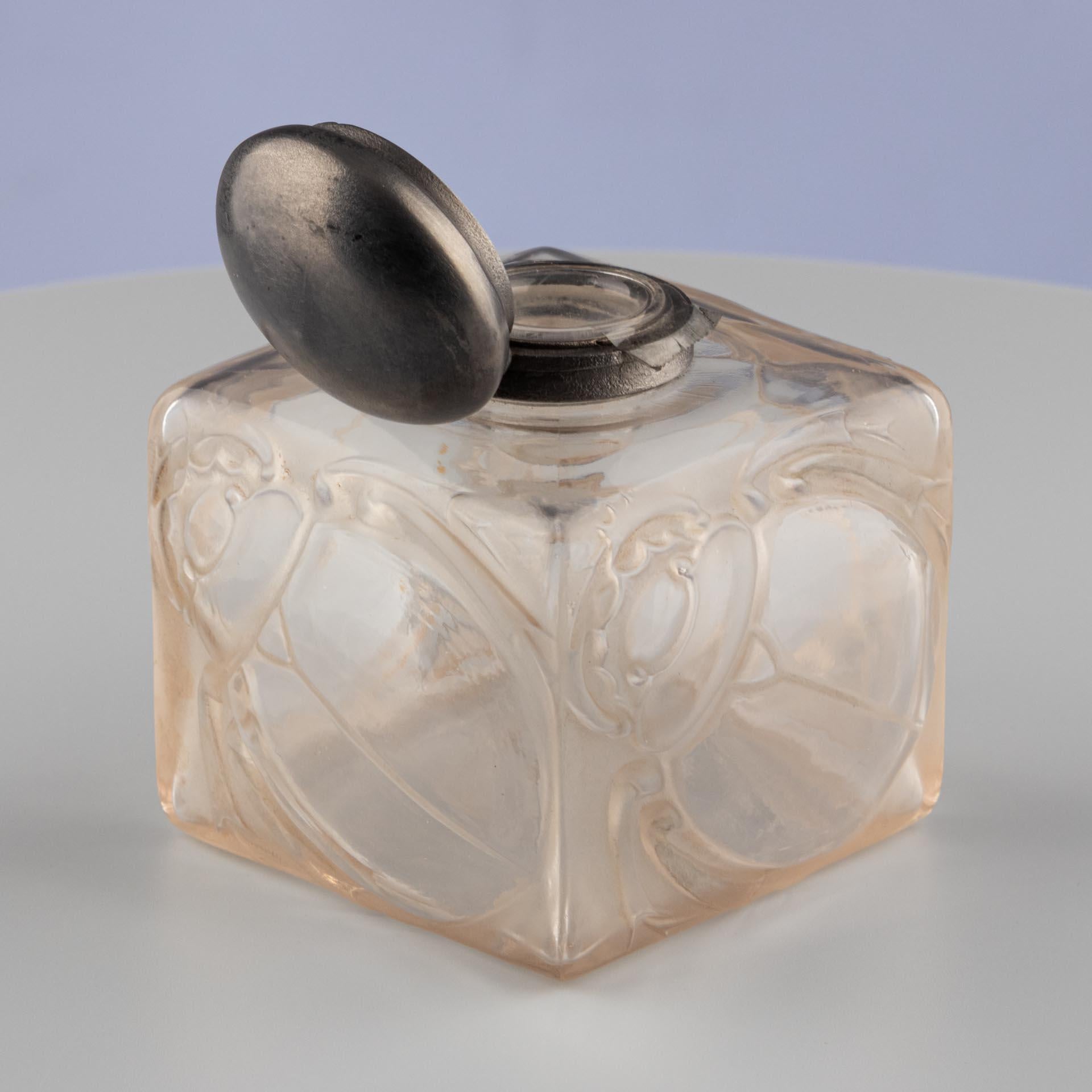 Tintero con relieve de escarabajo, Francia, Art Nouveau, Principios del siglo XX en venta 3