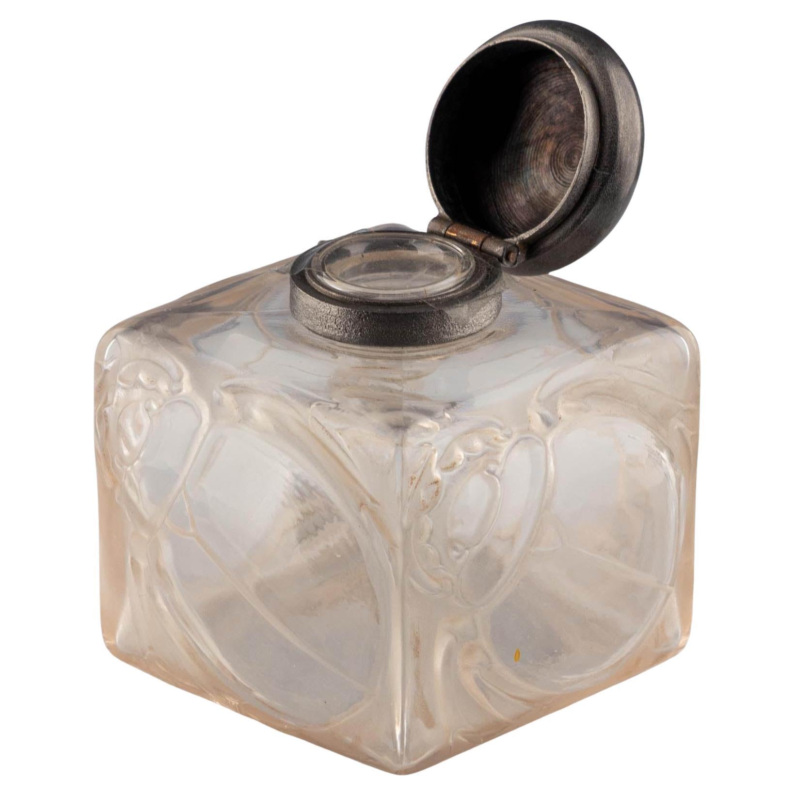Tintero con relieve de escarabajo, Francia, Art Nouveau, Principios del siglo XX en venta
