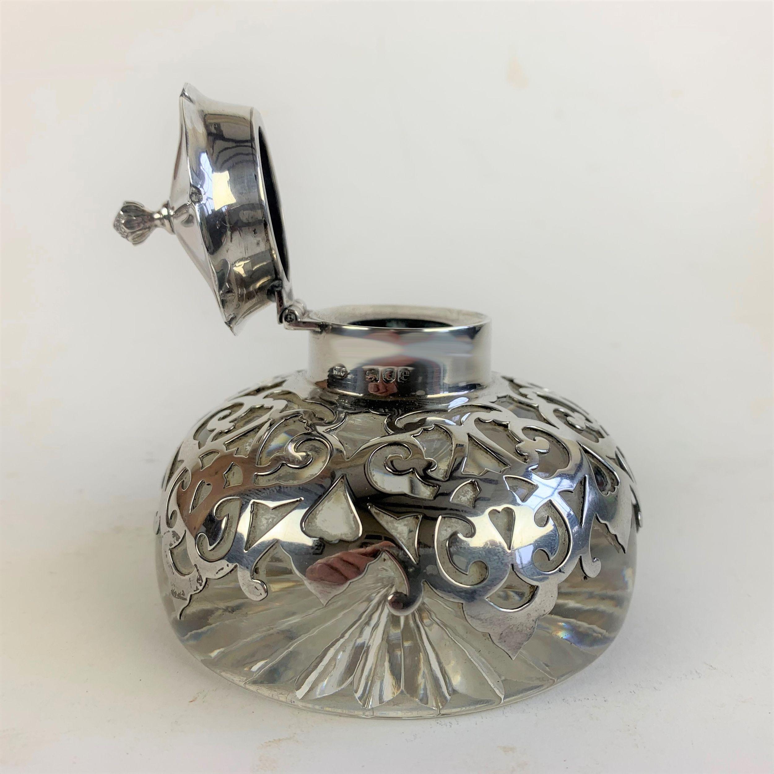 Inkwell with Silver Top and Silver Overlay In Fair Condition For Sale In Folkestone, GB