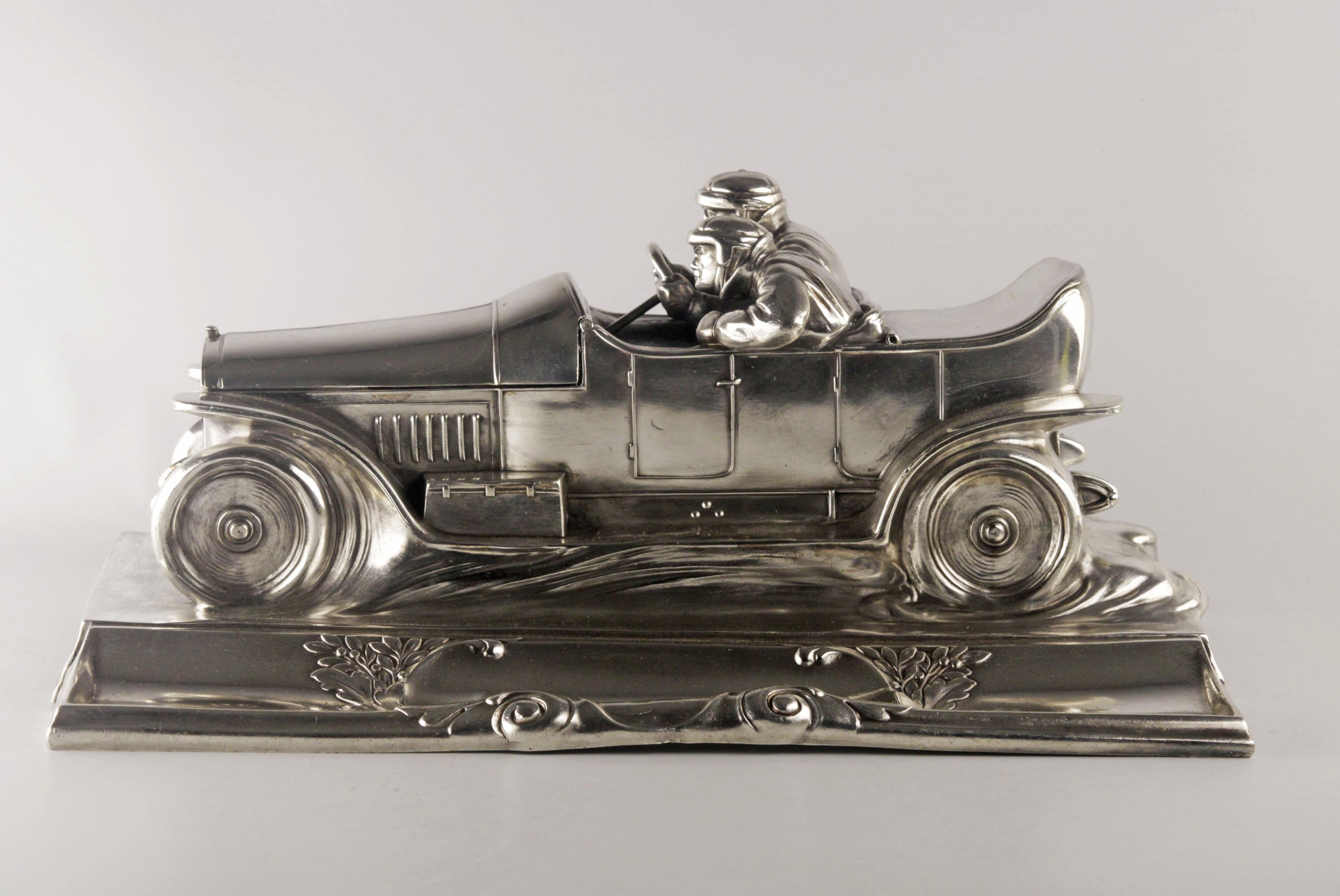 Inkwell WMF racing car
Desk inkwell
Origin Germany Circa 1915-1920
Manufacturer WMF
Very good condition with original patina
Natural wear.