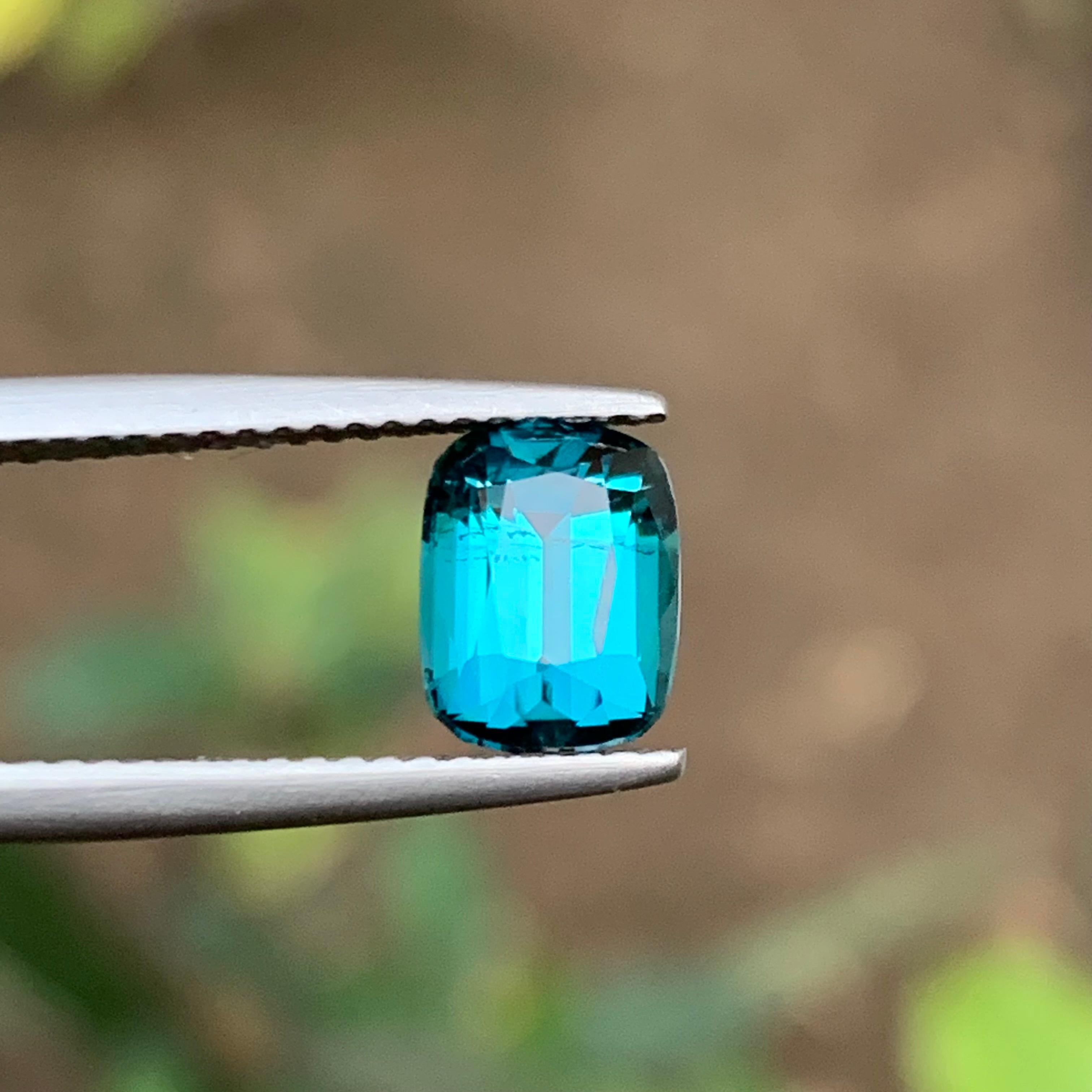 Contemporary Inky Blue Natural Tourmaline Ring Loose Gemstone 1.90Ct Cushion Cut for Jewelry For Sale