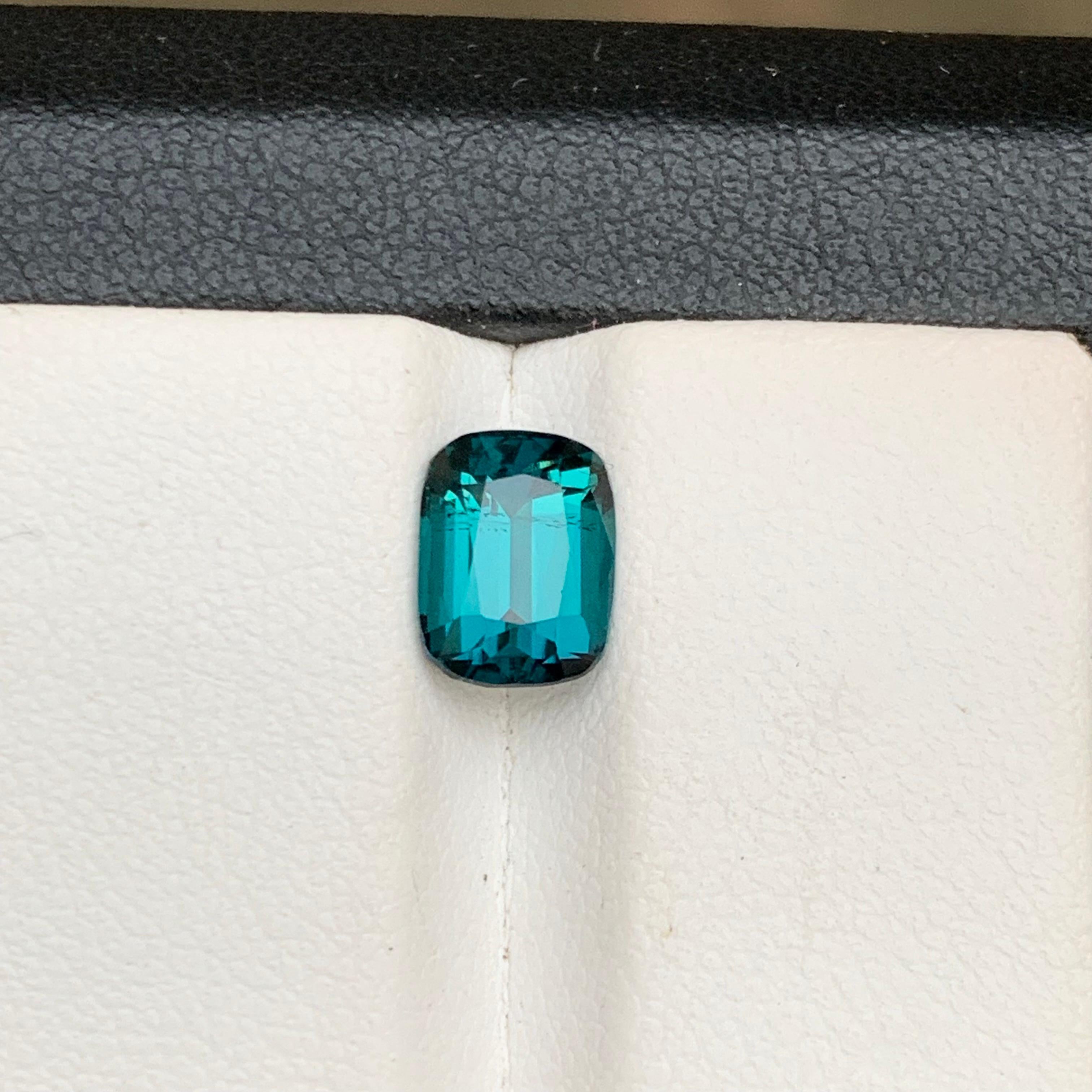 Inky Blue Natural Tourmaline Ring Loose Gemstone 1.90Ct Cushion Cut for Jewelry In New Condition For Sale In Peshawar, PK