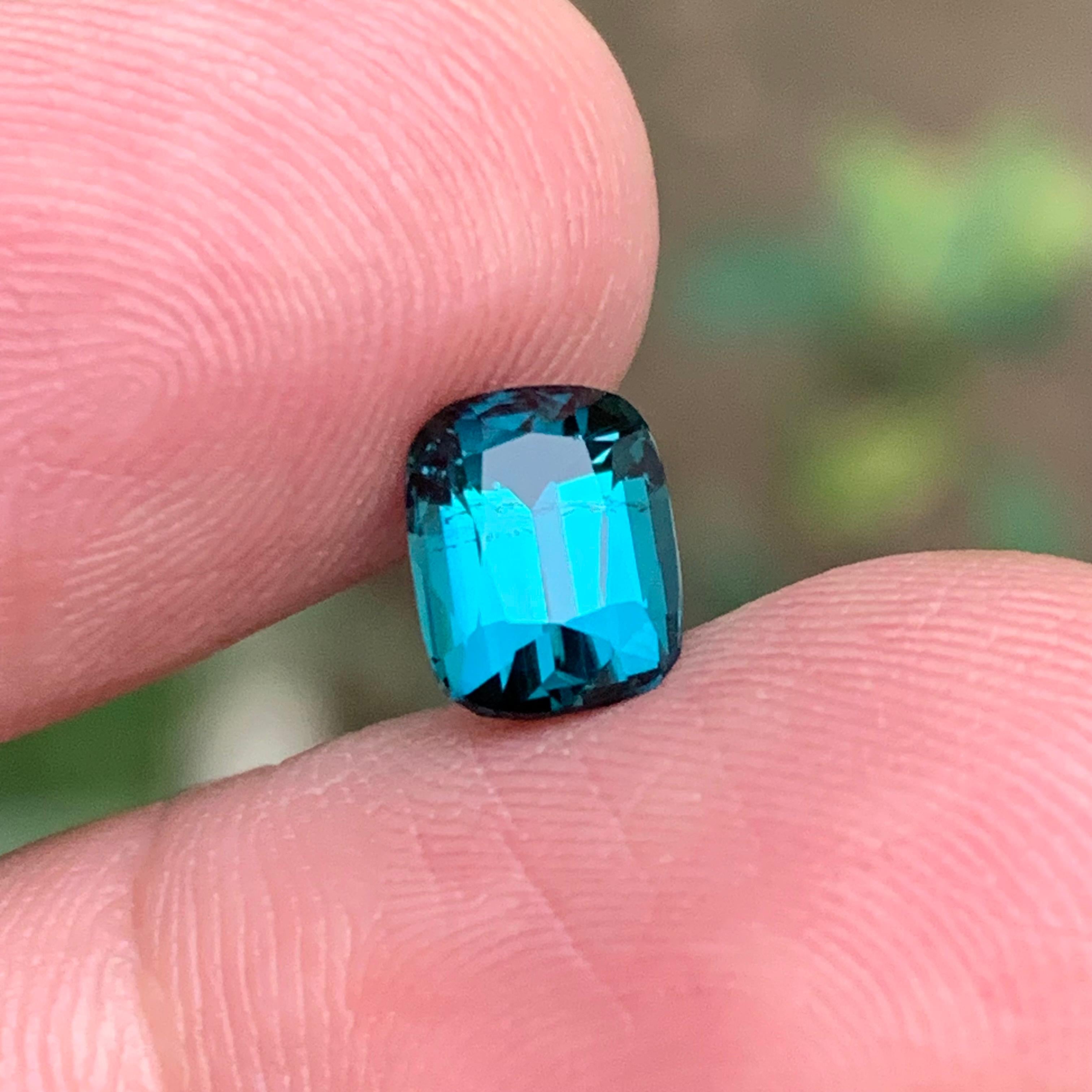 Inky Blue Natural Tourmaline Ring Loose Gemstone 1.90Ct Cushion Cut for Jewelry For Sale 2