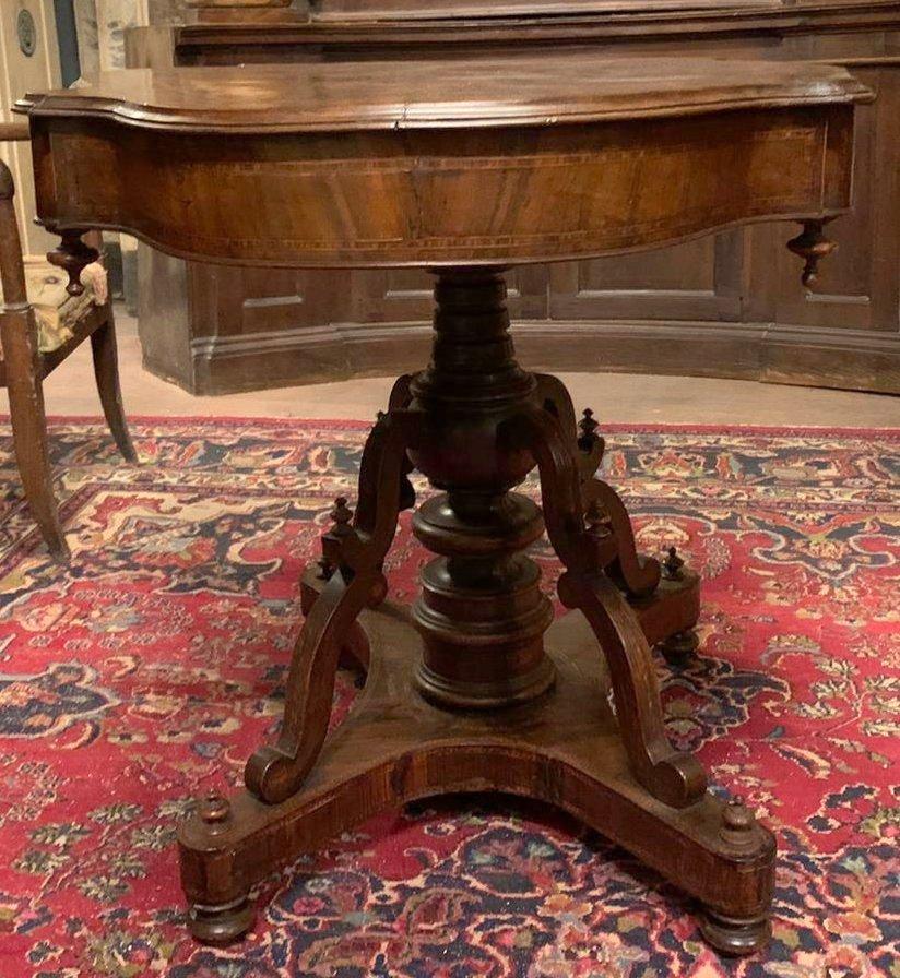 Inlaid and Carved Walnut Coffee Table, 1840 Italy For Sale 4
