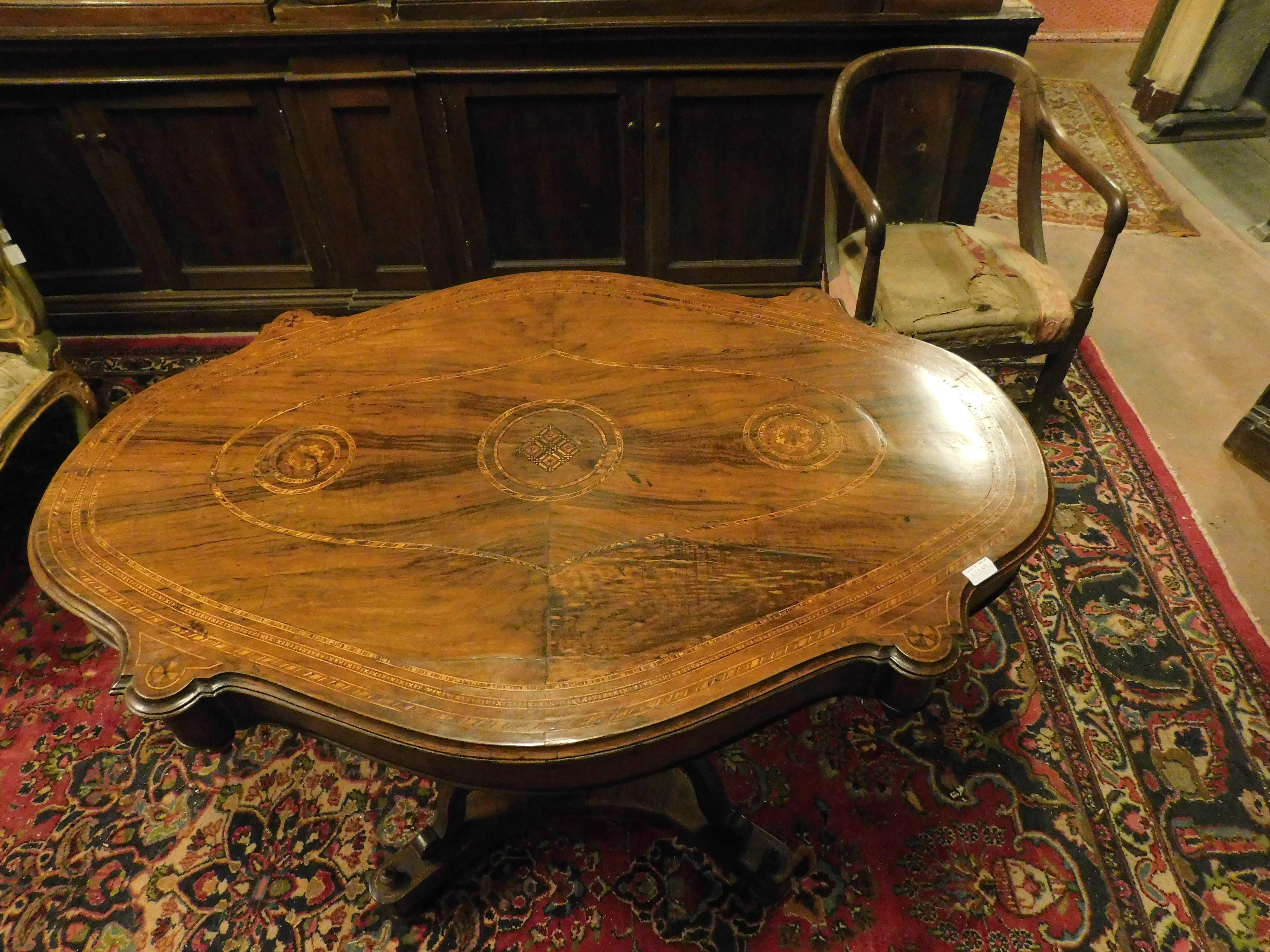 Italian Inlaid and Carved Walnut Coffee Table, 1840 Italy For Sale
