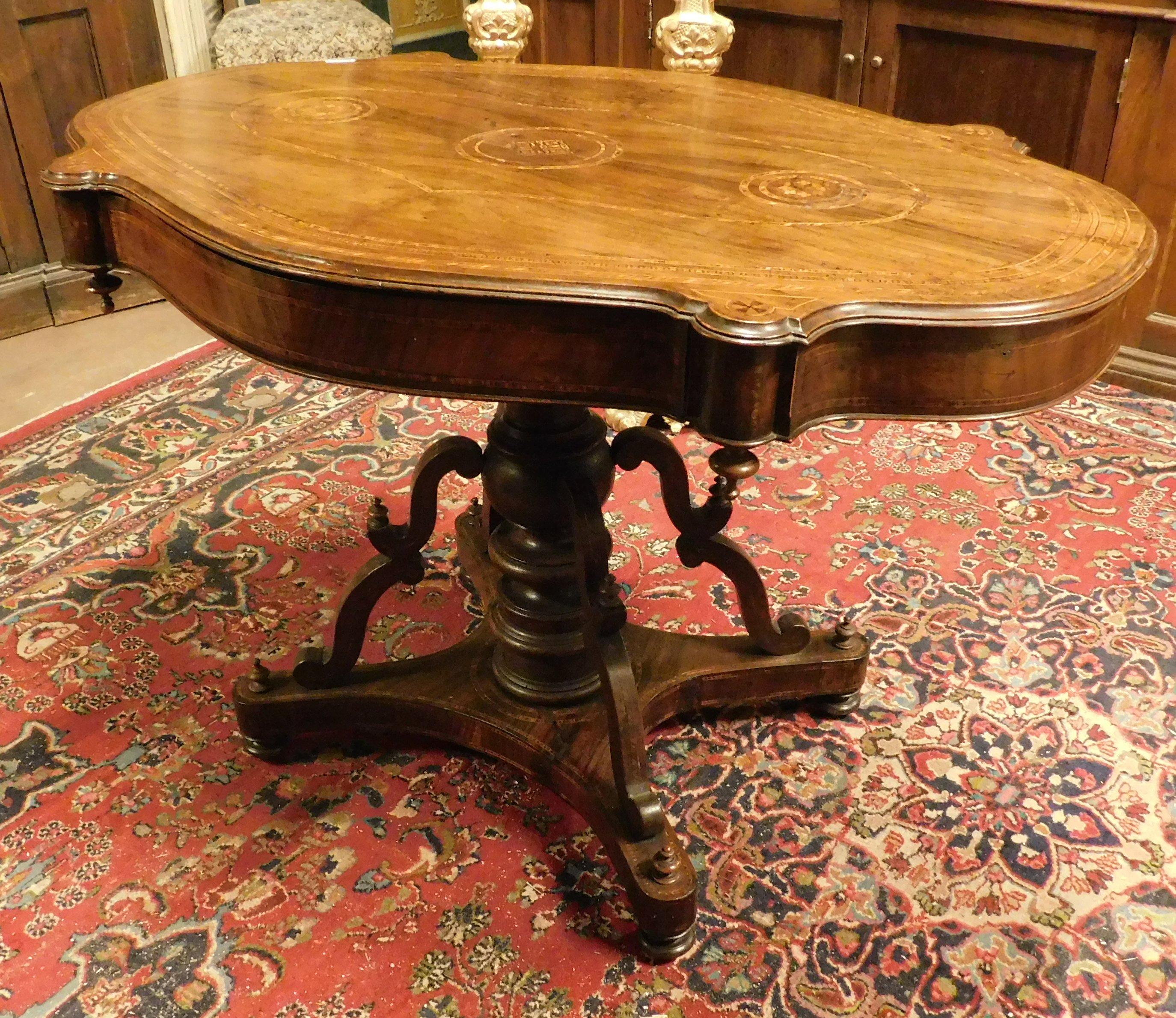 Inlaid and Carved Walnut Coffee Table, 1840 Italy For Sale 2