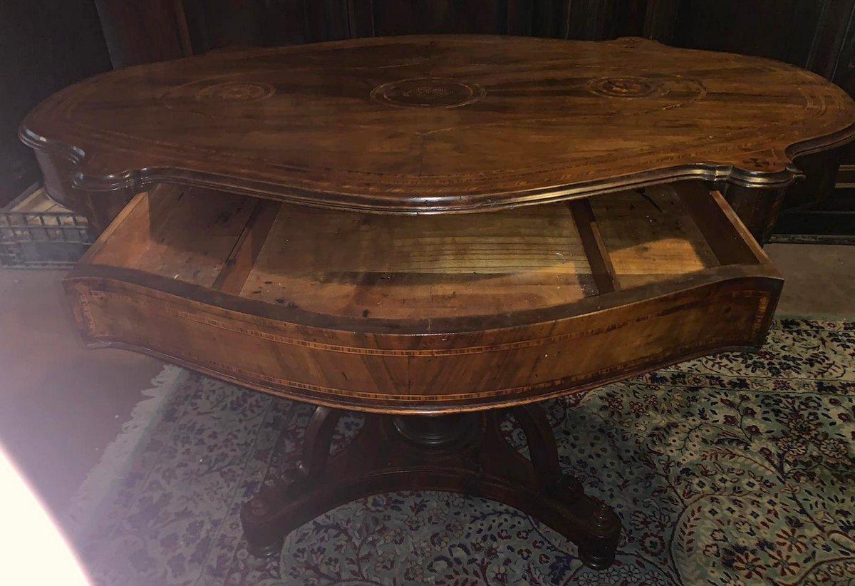 Inlaid and Carved Walnut Coffee Table, 1840 Italy For Sale 3