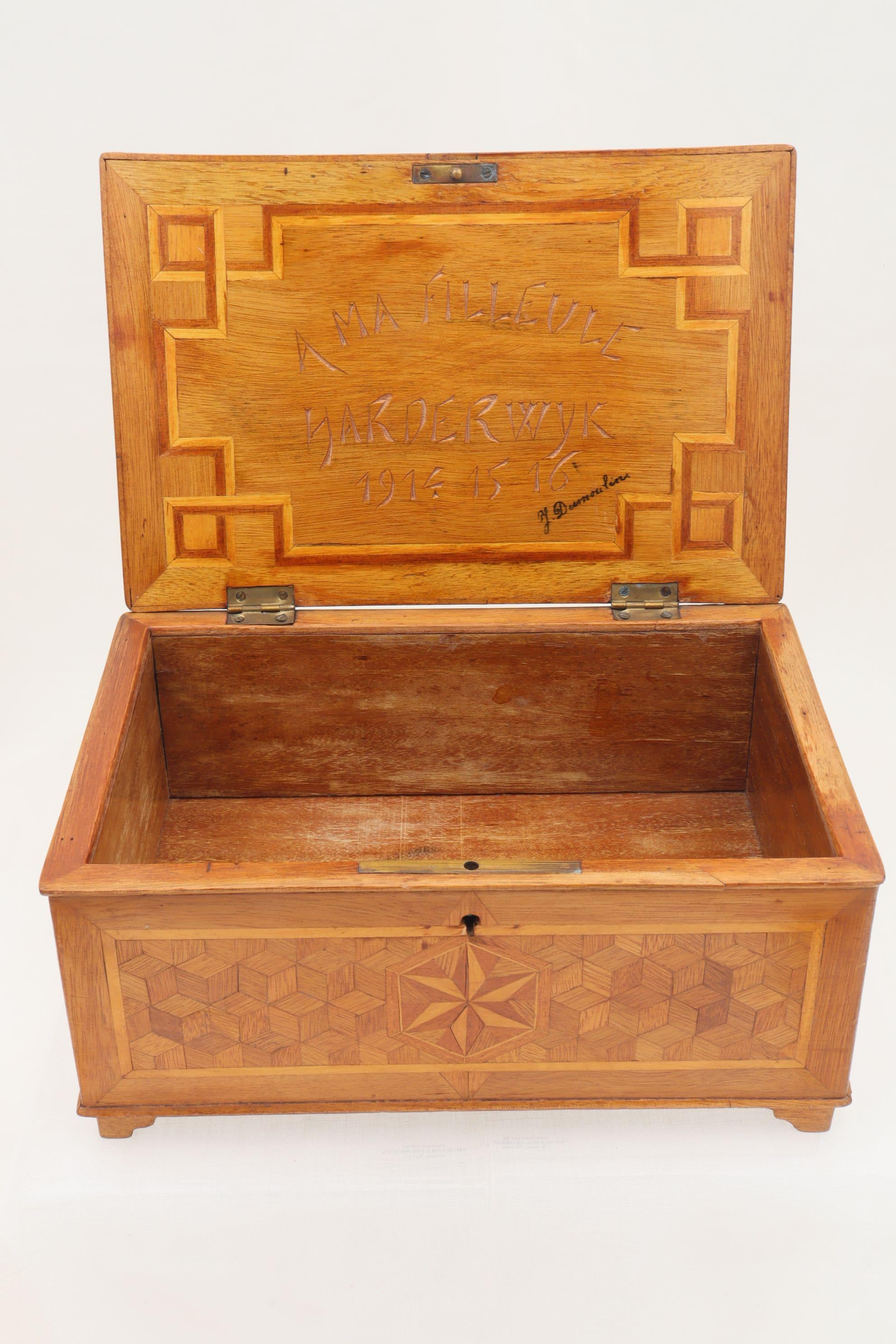 Dutch Inlaid box made in Harderwijk internment camp during WW1 For Sale