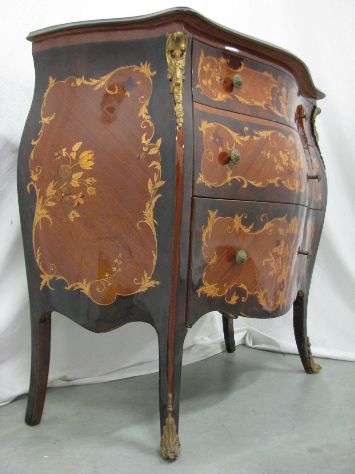 Italian Inlaid Chest of Drawers in Rococo Style, 20th Century For Sale