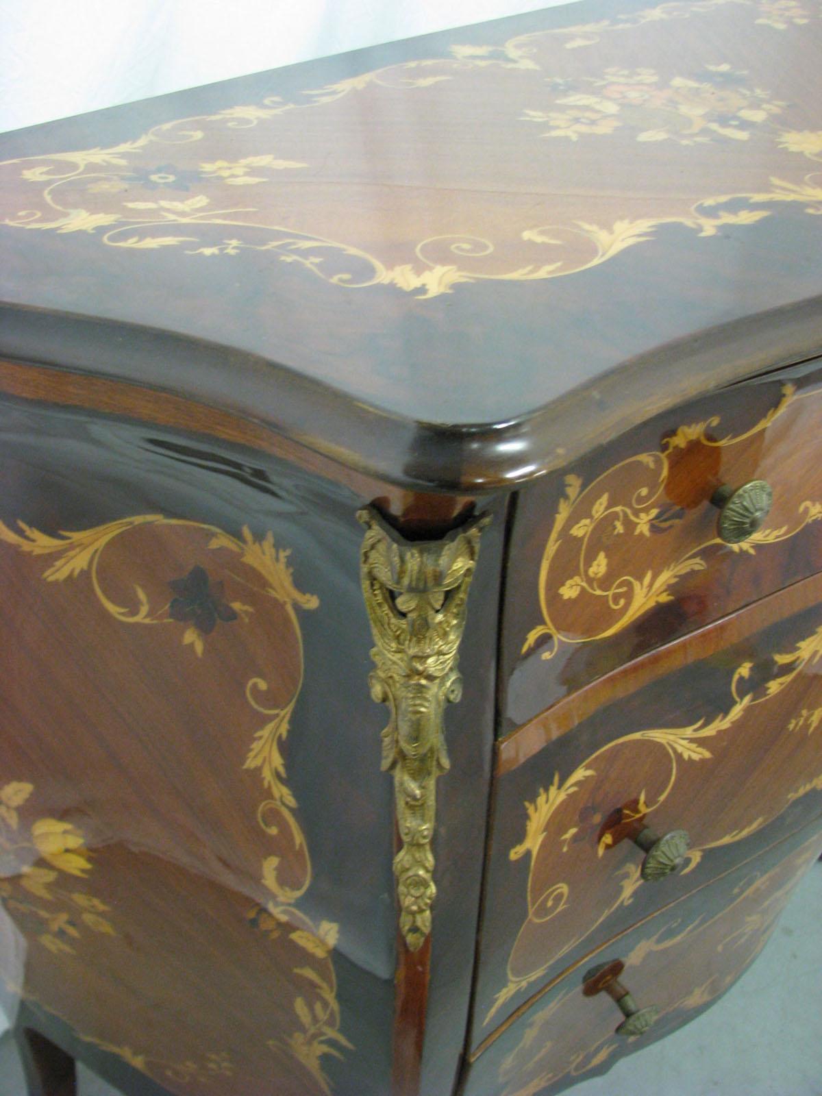 Inlaid Chest of Drawers in Rococo Style, 20th Century For Sale 2