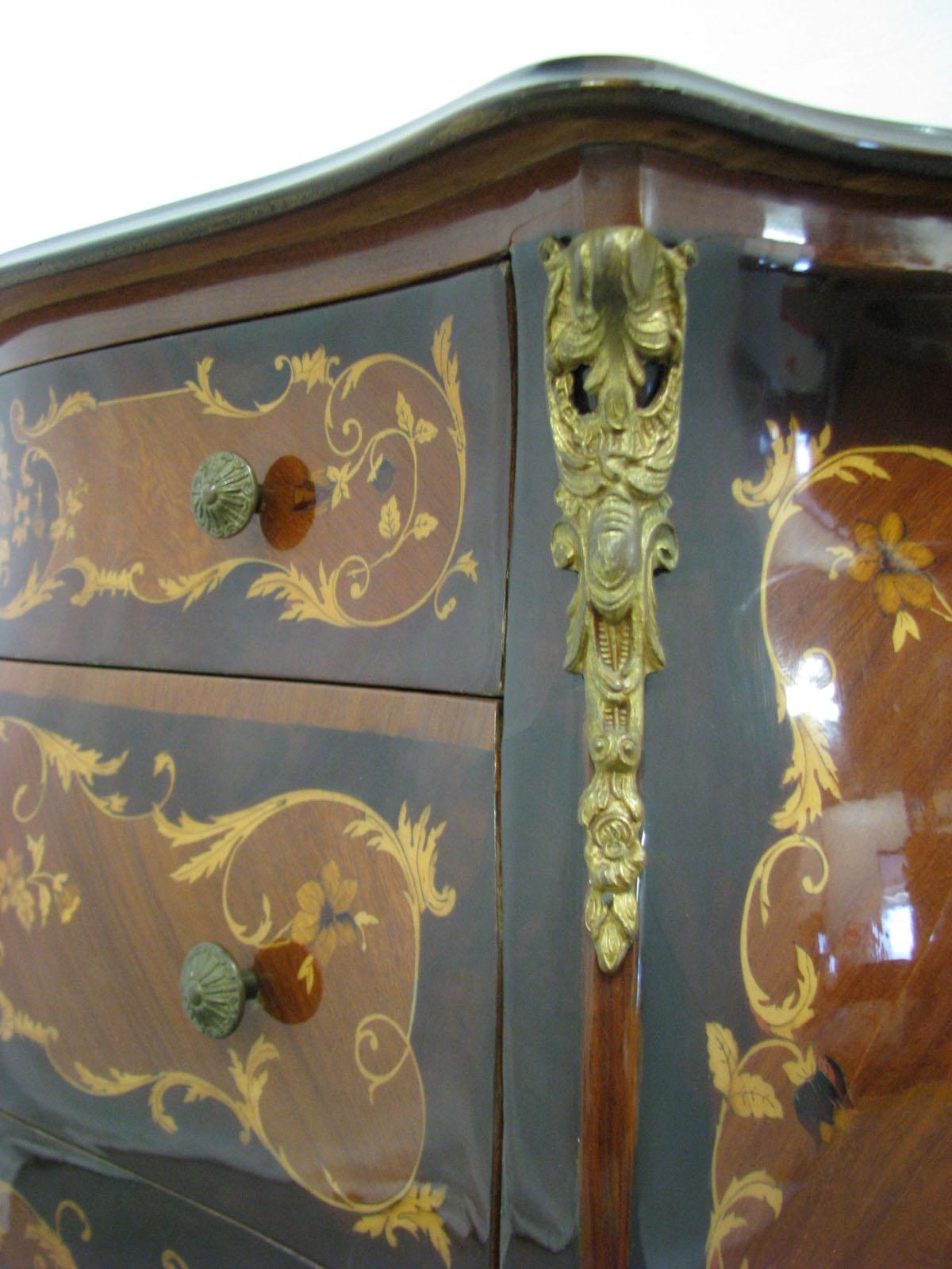 Inlaid Chest of Drawers in Rococo Style, 20th Century For Sale 3