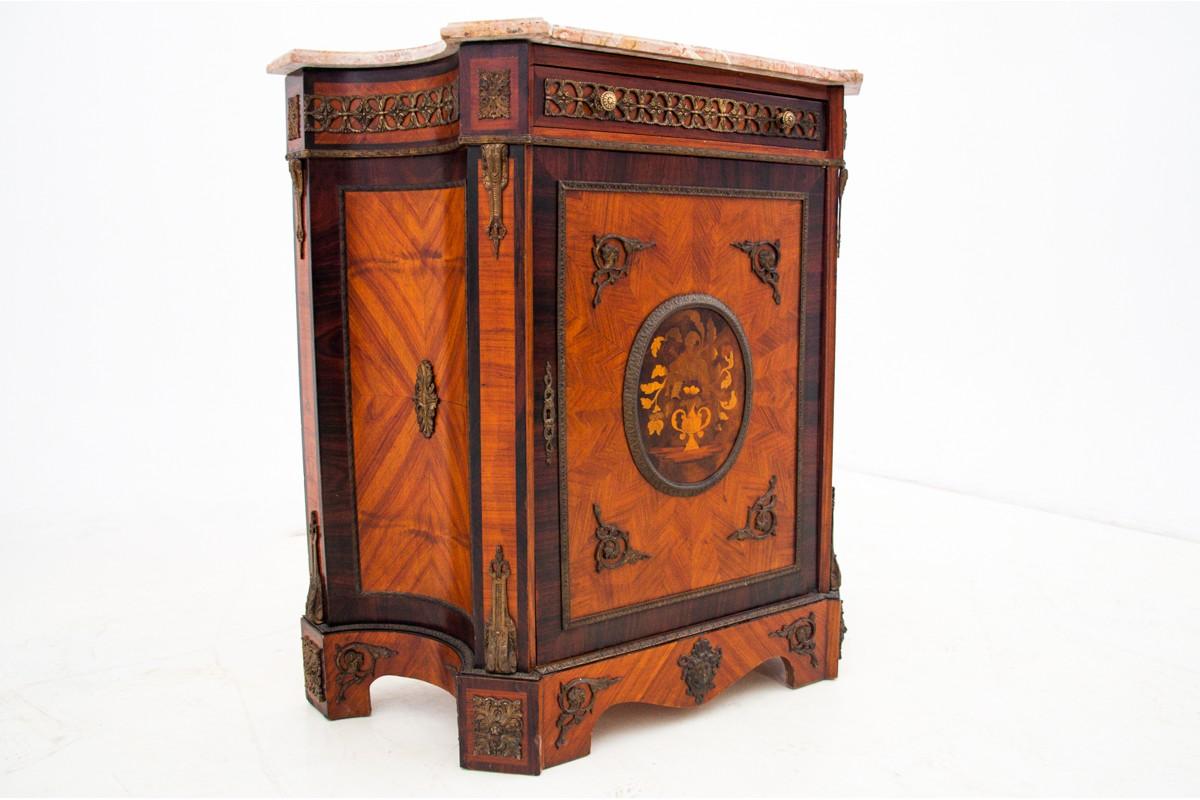Italian Inlaid chest of drawers, Italy, mid-19th century. For Sale