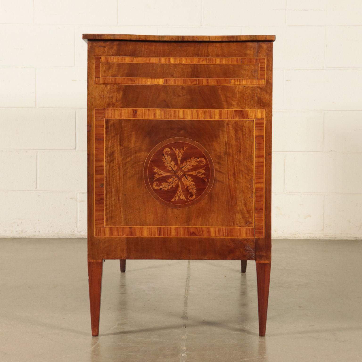 Inlaid Chest of Drawers, Walnut, Italy, 18th-19th Century 5