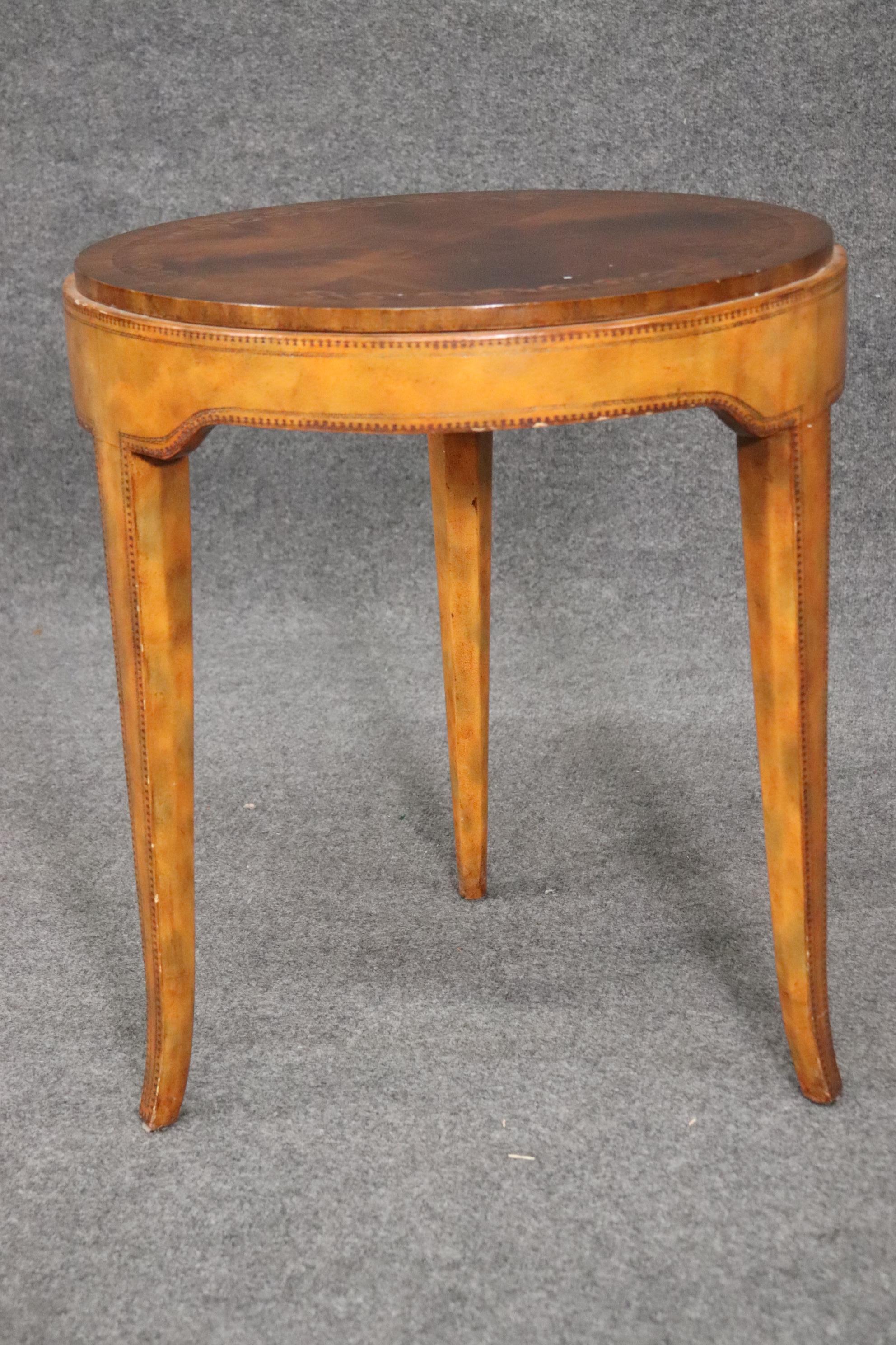 Inlaid Circular Round End Occasional Table, Circa 1990 In Good Condition In Swedesboro, NJ