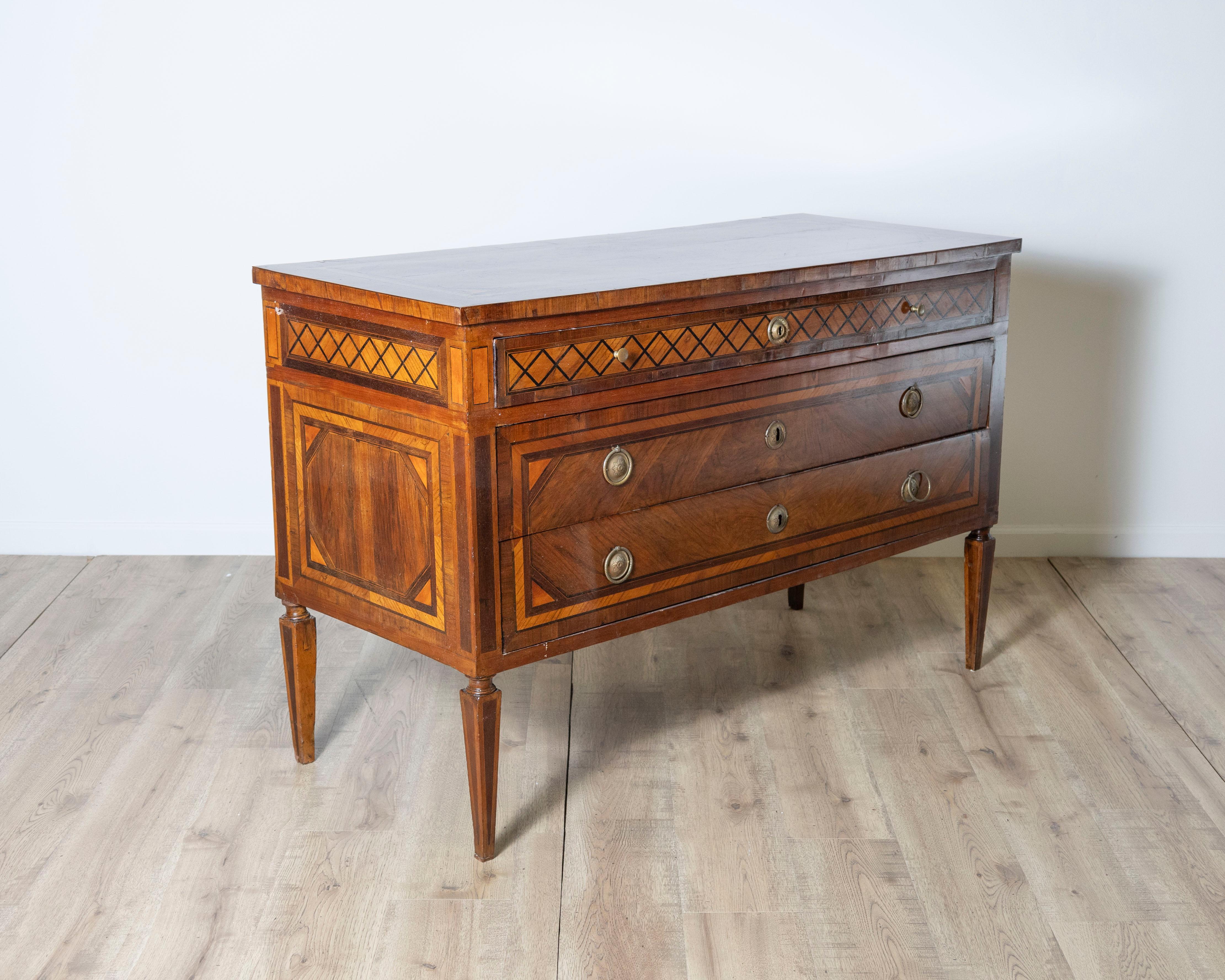 Kommode mit Intarsien, Louis XVI.-Periode im Zustand „Gut“ im Angebot in Atlanta, GA