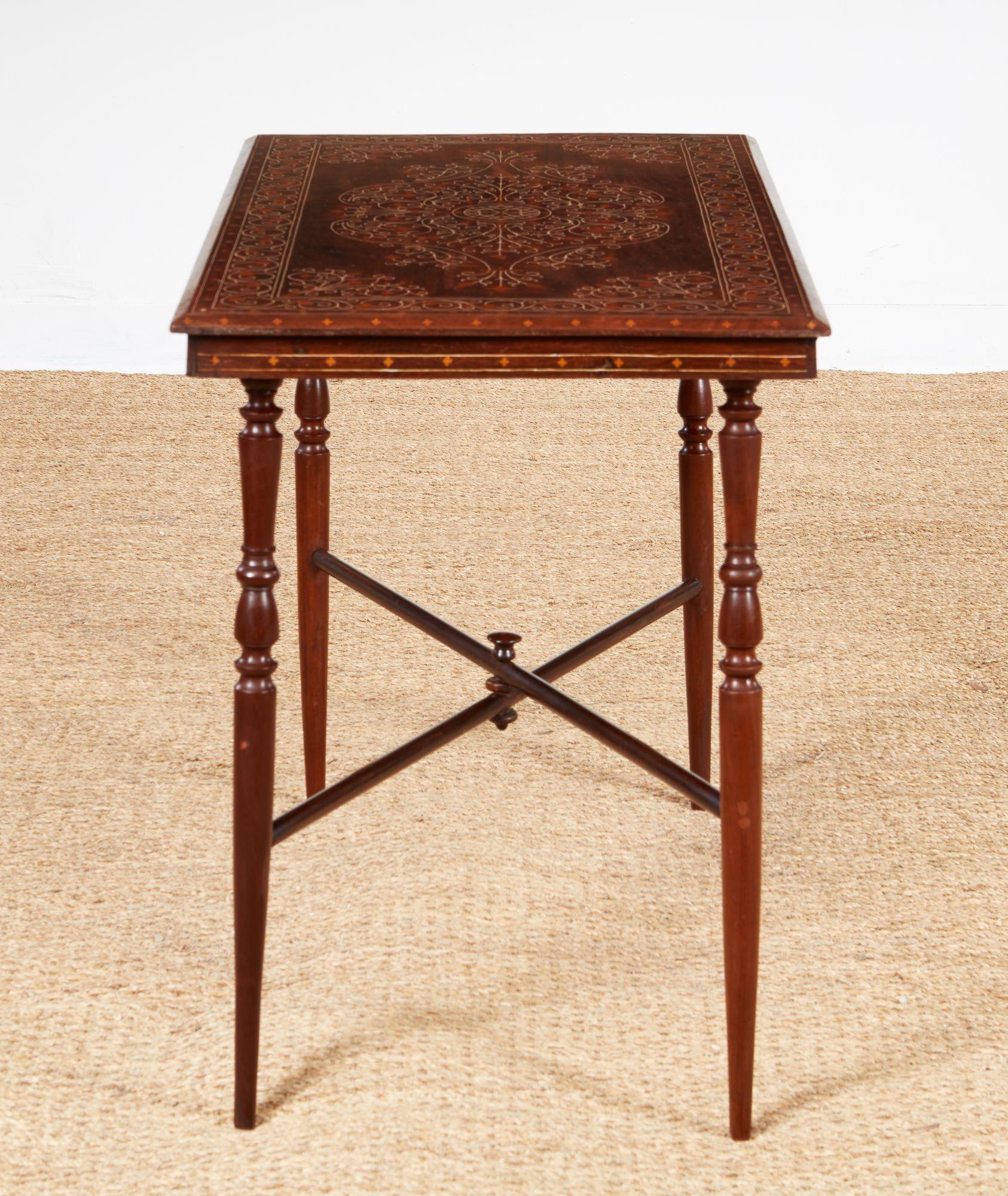 XIXe siècle Table à boissons incrustée en vente
