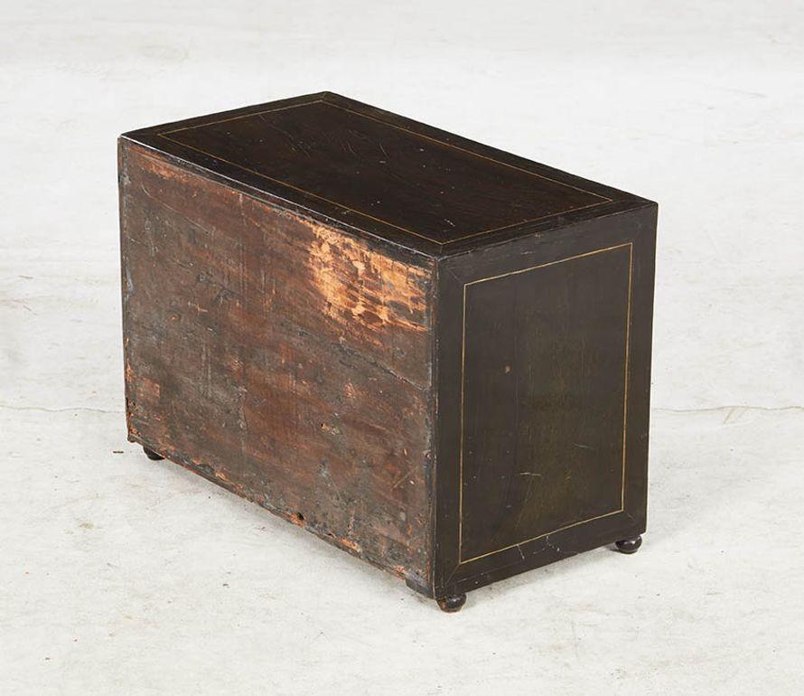 Meuble de table en ébène marqueté en vente 5