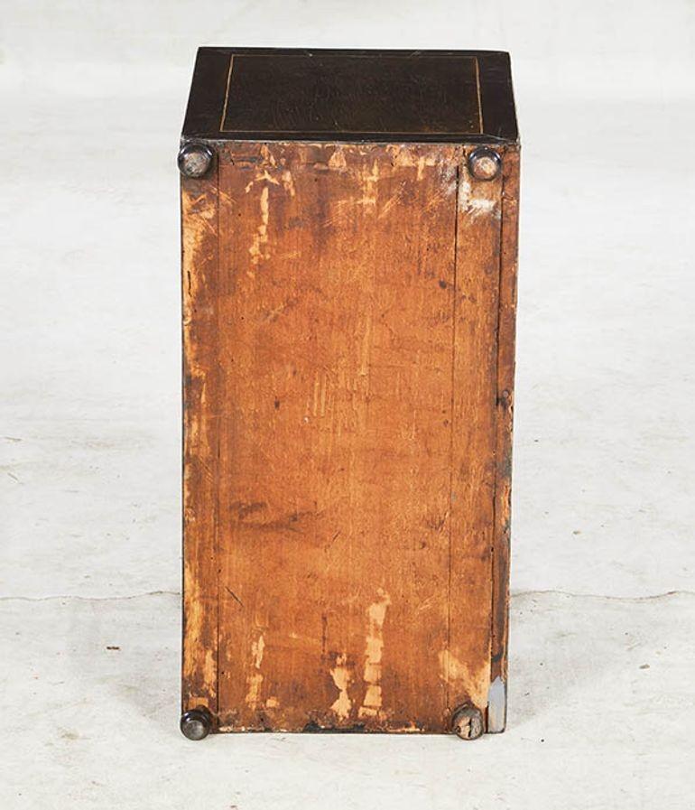 Meuble de table en ébène marqueté en vente 8