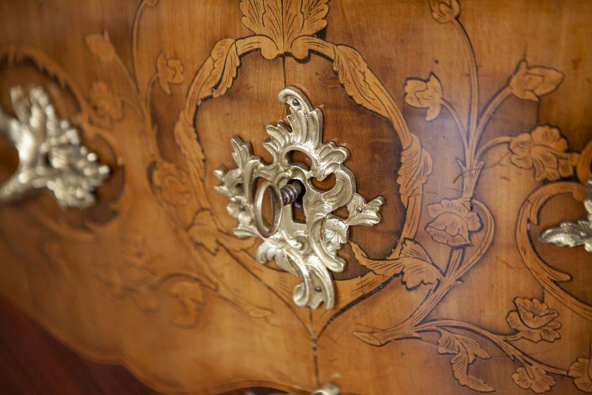 Commode in stile francese del XVIII/XIX secolo con piano in granito in vendita 5