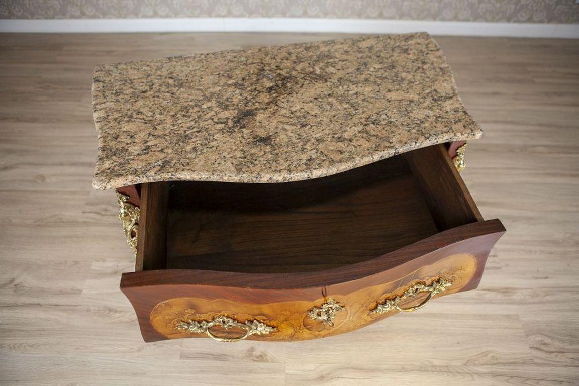Ottone Commode in stile francese del XVIII/XIX secolo con piano in granito in vendita