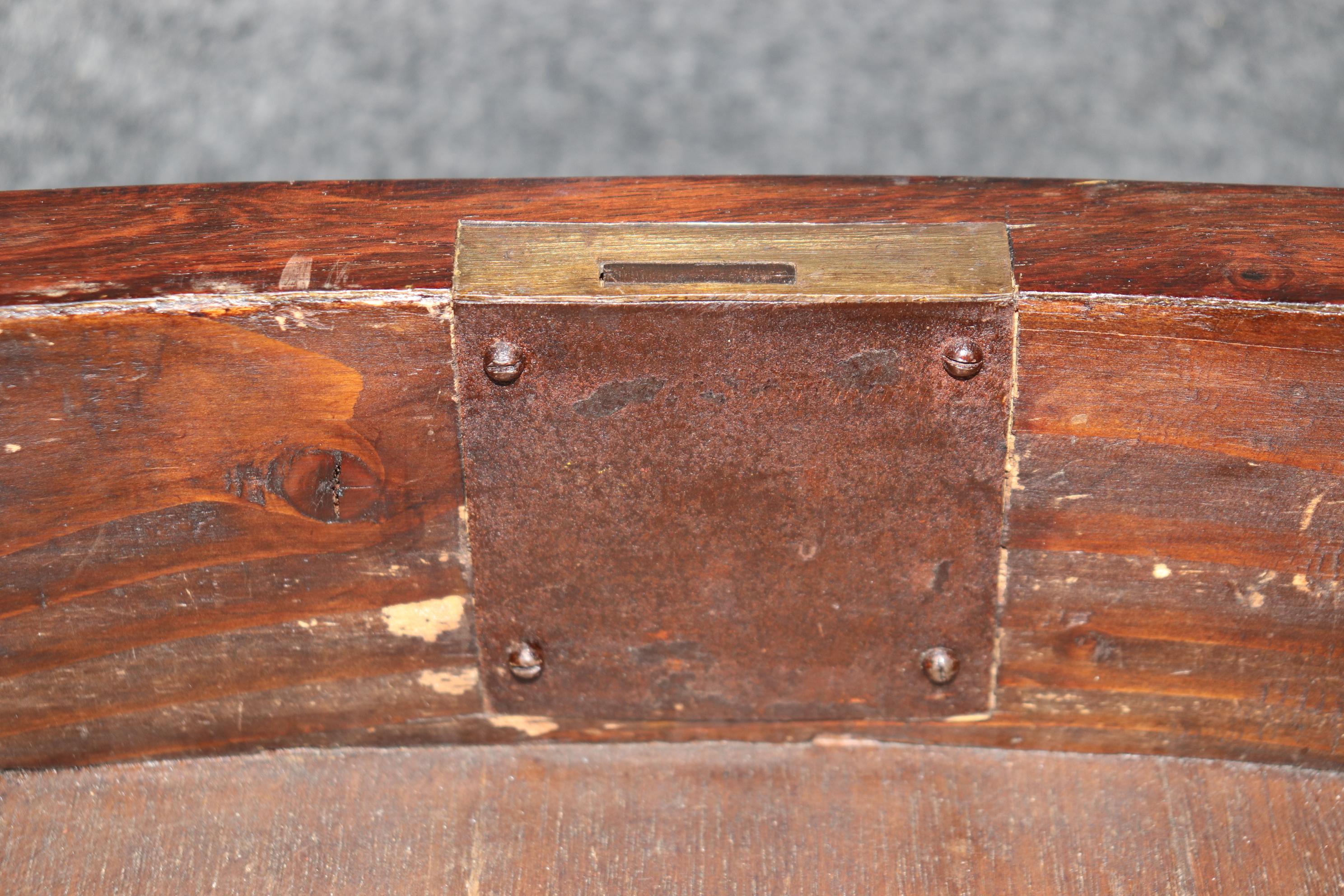 Bronze Commode Demilune en noyer français marqueté Dessus en marbre français Louis XVI Sideboard en vente