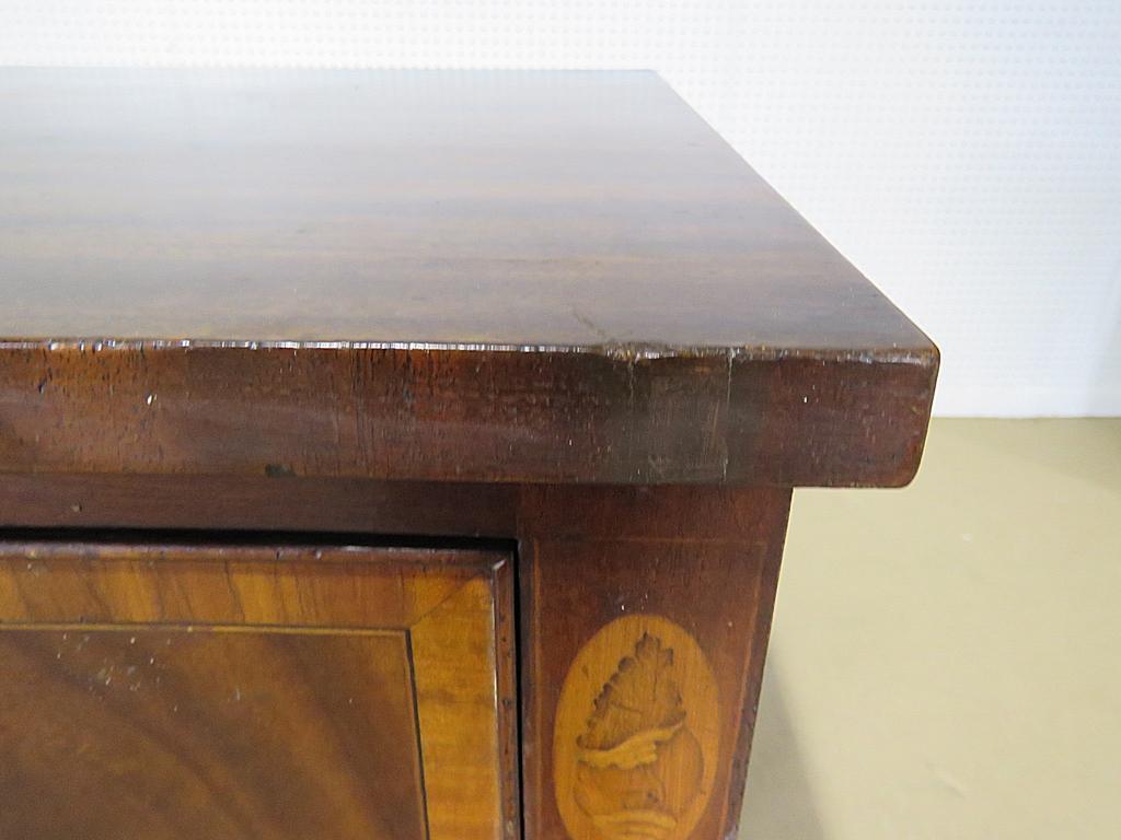Inlaid Sheraton Style Satinwood and Mahogany Sideboard Server Buffet In Good Condition In Swedesboro, NJ