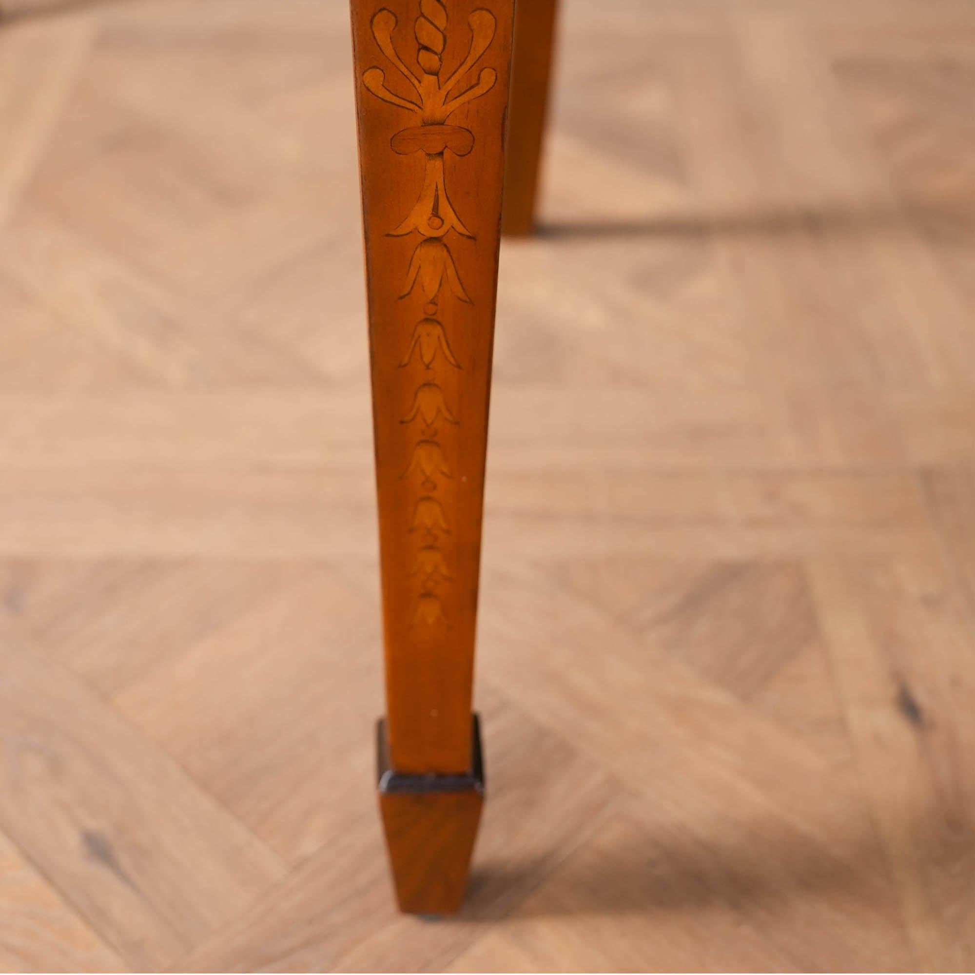 Hepplewhite-Stühle mit Intarsien, 10er-Set im Angebot 8