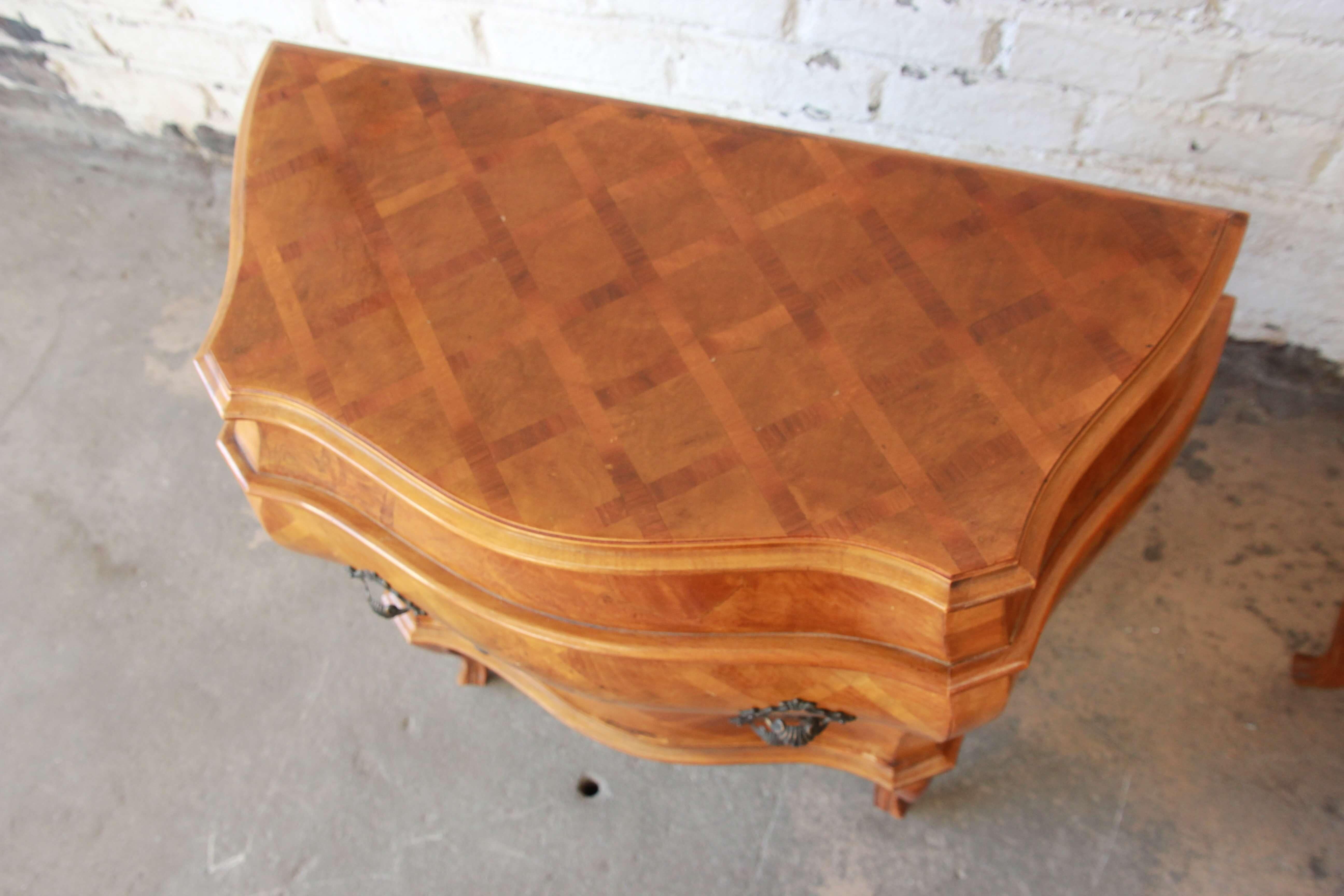 Inlaid Italian Bombay Chest Nightstands, Pair In Good Condition In South Bend, IN