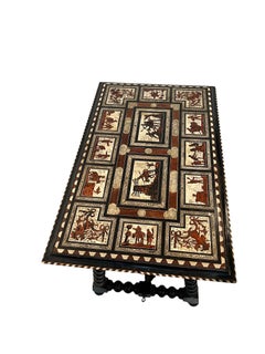 Italienischer Tisch mit Intarsien