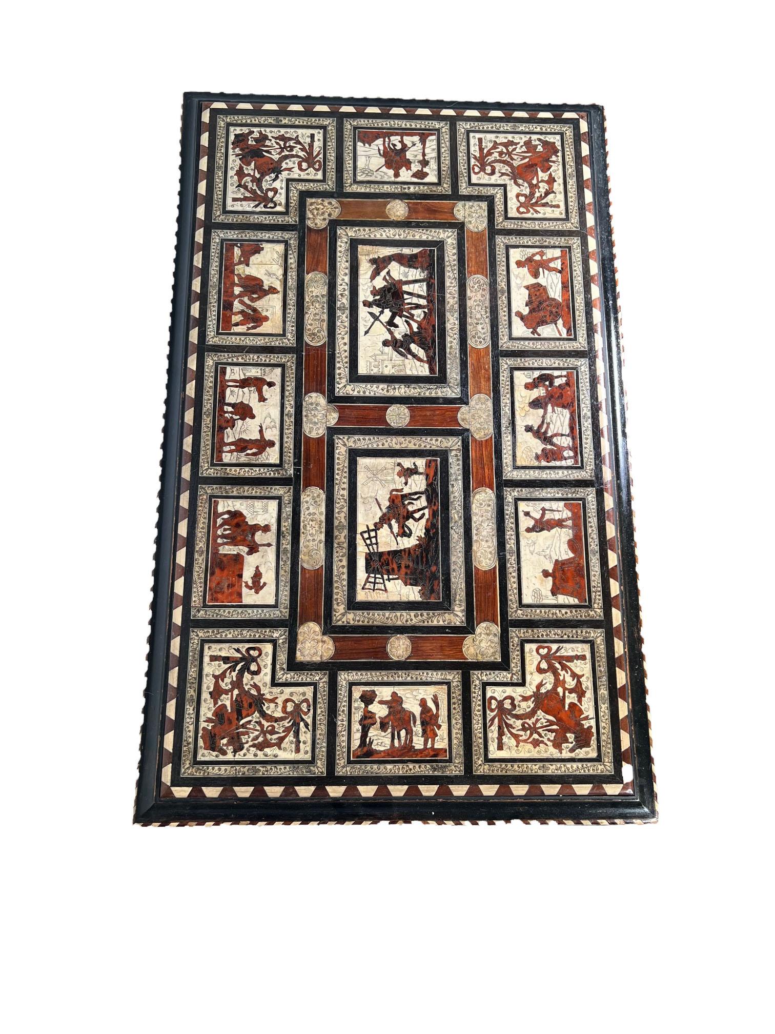 Table italienne marquetée en vente 3