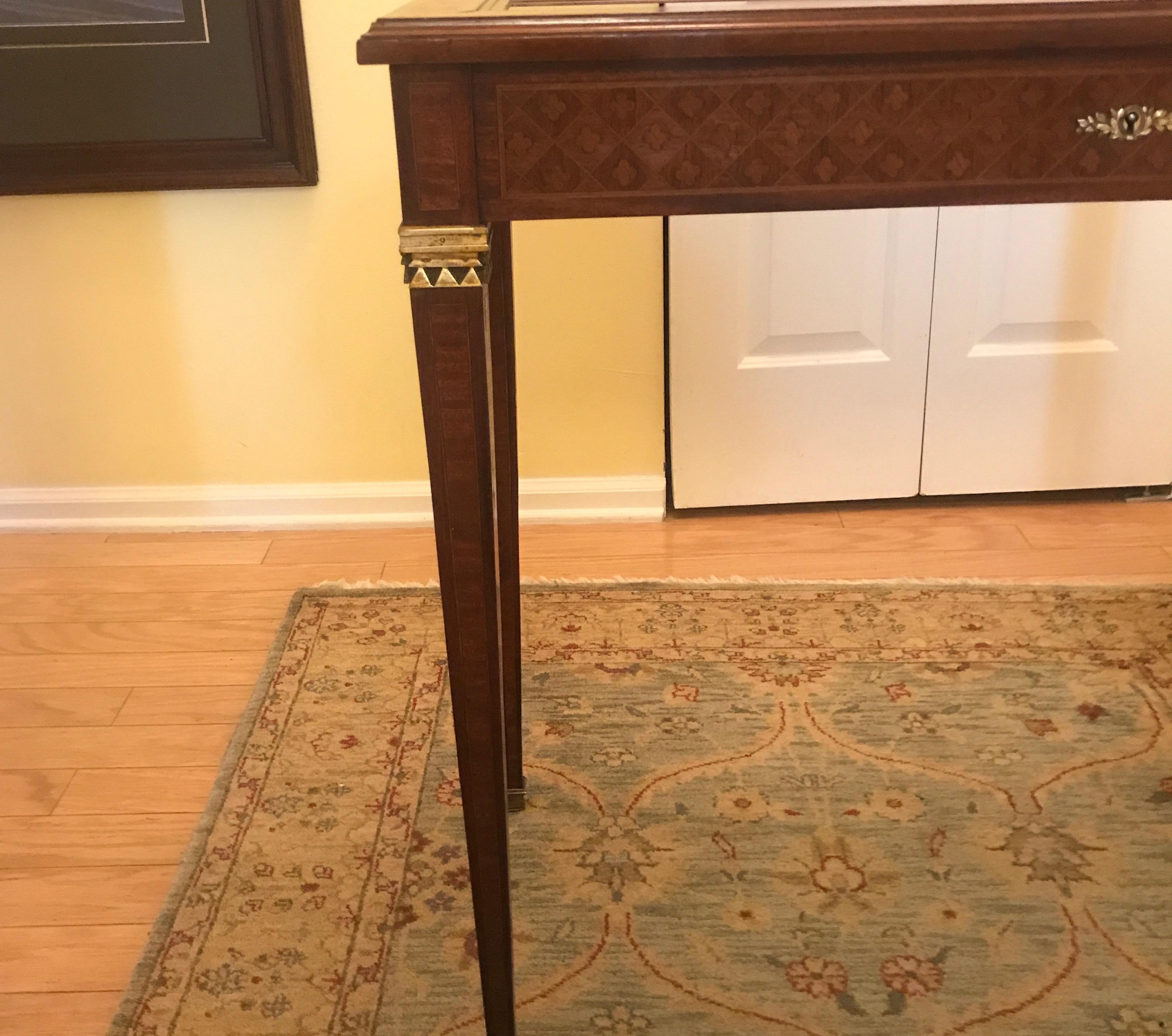 Early 20th Century Inlaid Mahogany and Ormolu Mounted Bijouterie Vitrine  Side Table