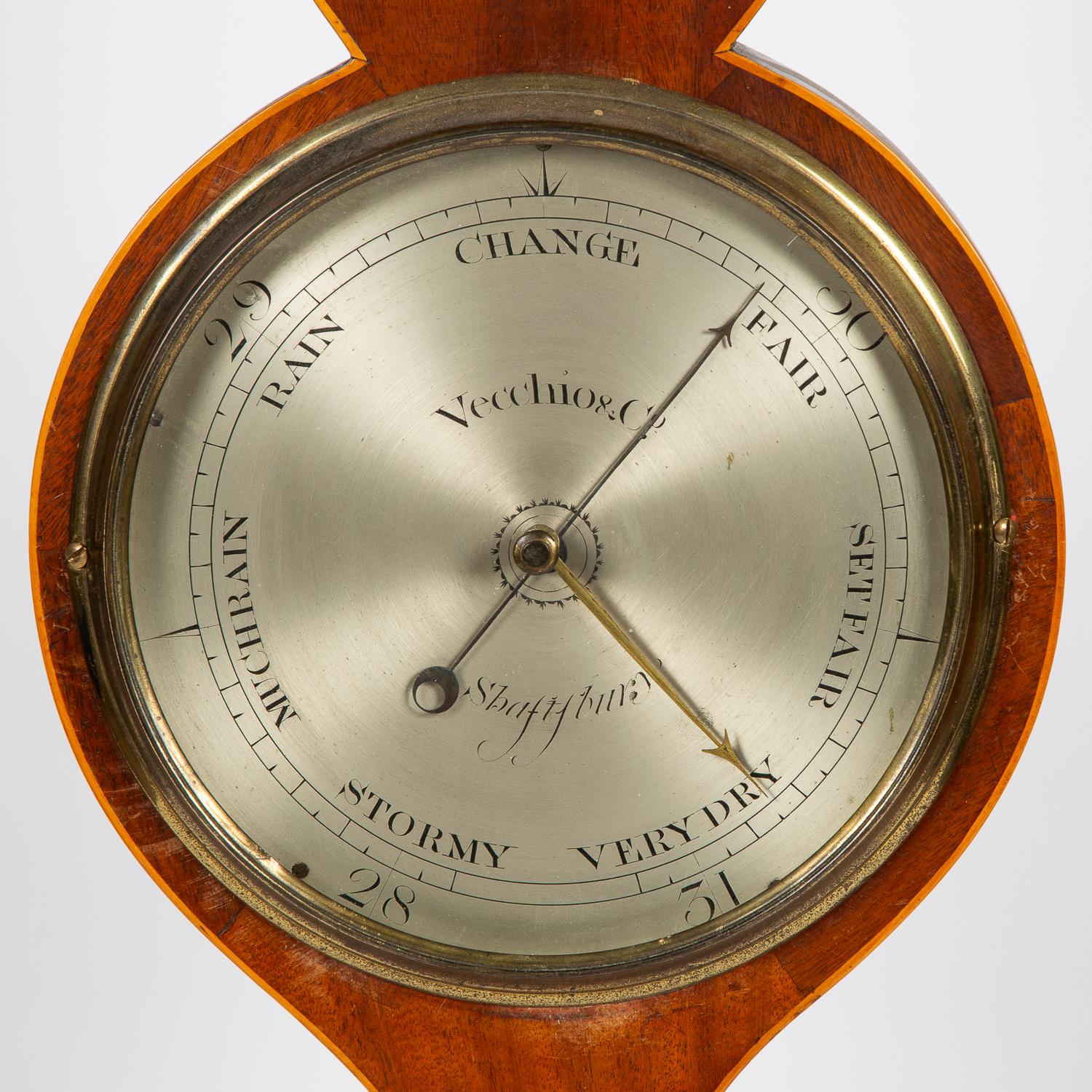Ein Barometer aus Mahagoni mit Intarsien aus dem frühen 19. Jahrhundert, mit 8