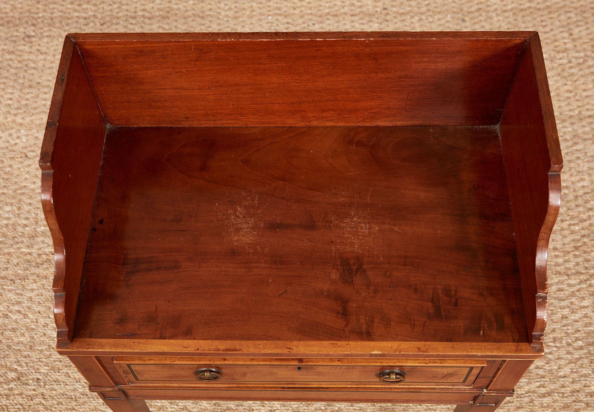 Edwardian Inlaid Mahogany Hall Table For Sale
