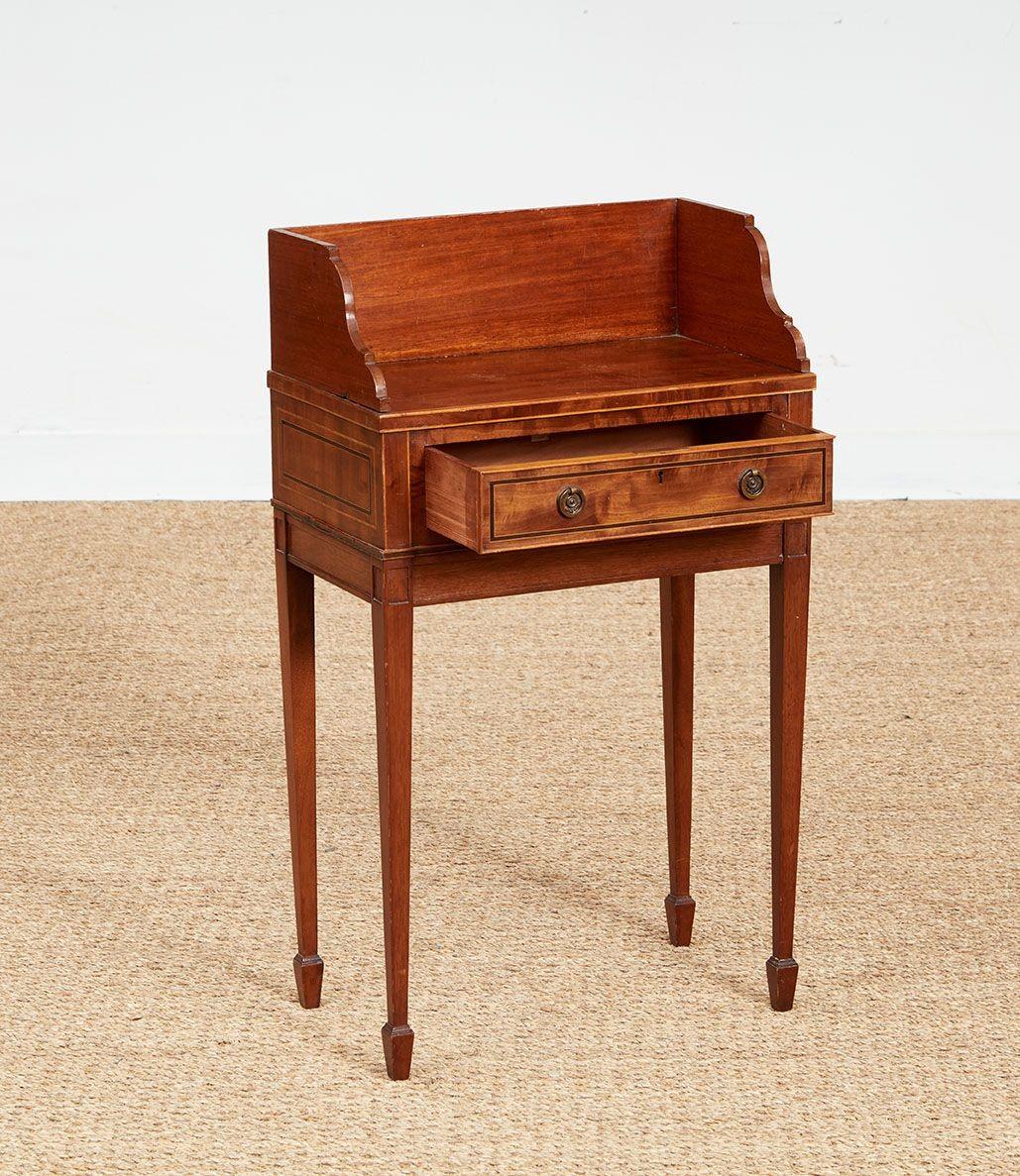 20th Century Inlaid Mahogany Hall Table For Sale