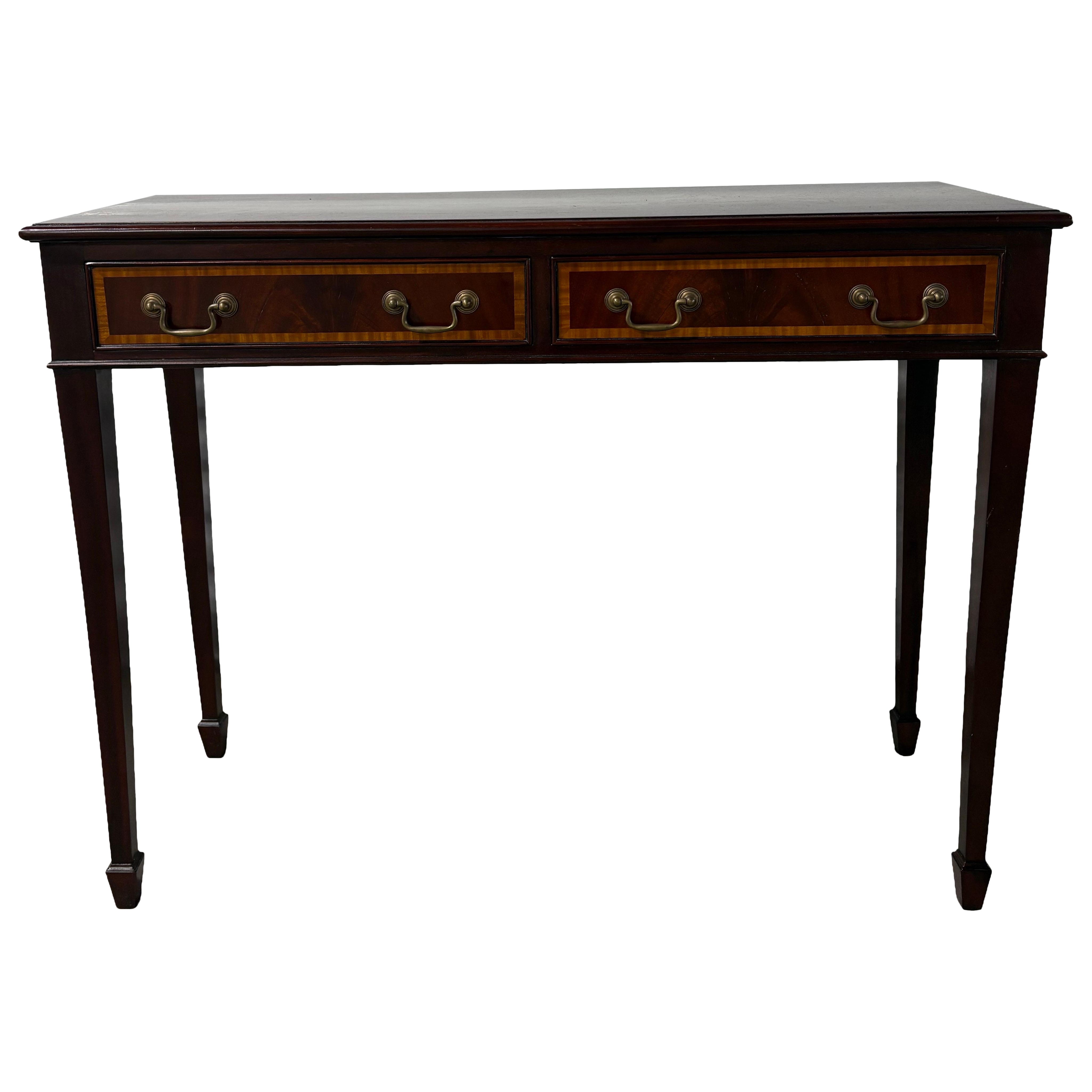 Mesa de recibidor o consola de caoba con incrustaciones y dos cajones, Siglo XX en venta