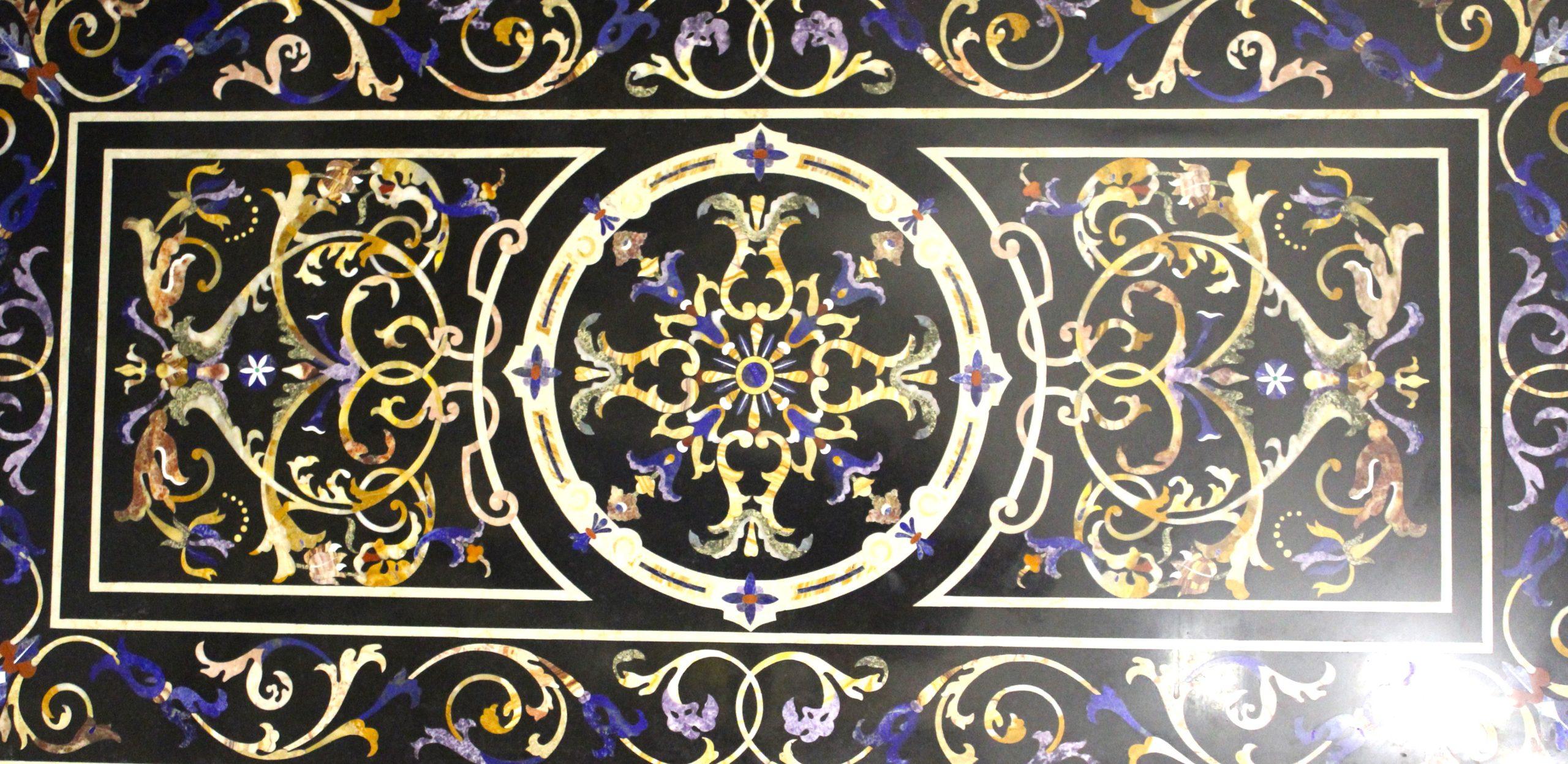 Inlaid marble top In Good Condition For Sale In Rome, IT