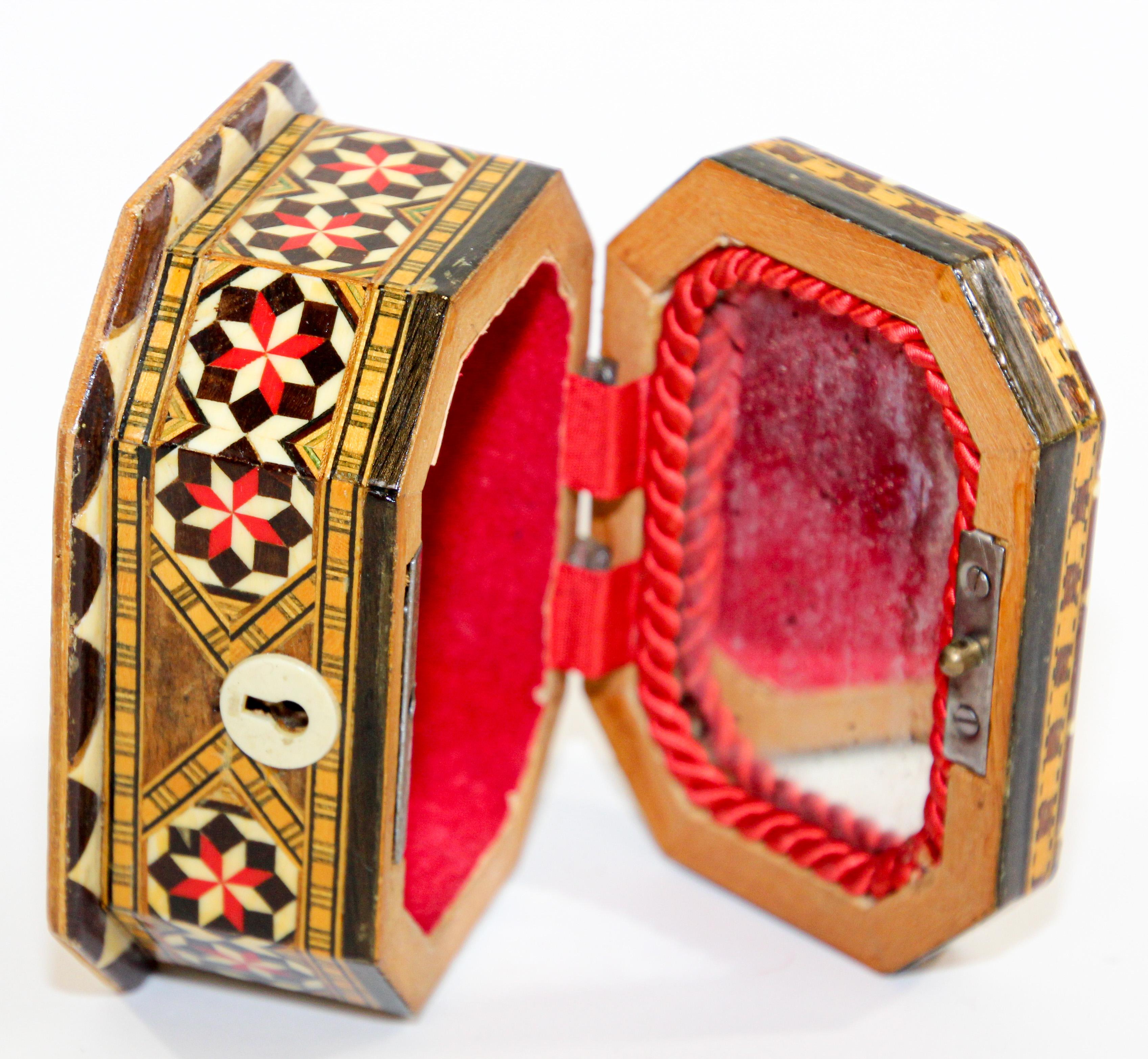 20th Century Inlaid Marquetry Jewelry Moorish Box Madrid Spain