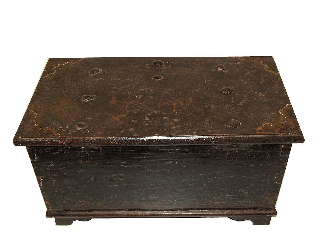 Inlaid Mid Eastern Small Trunk For Sale 3