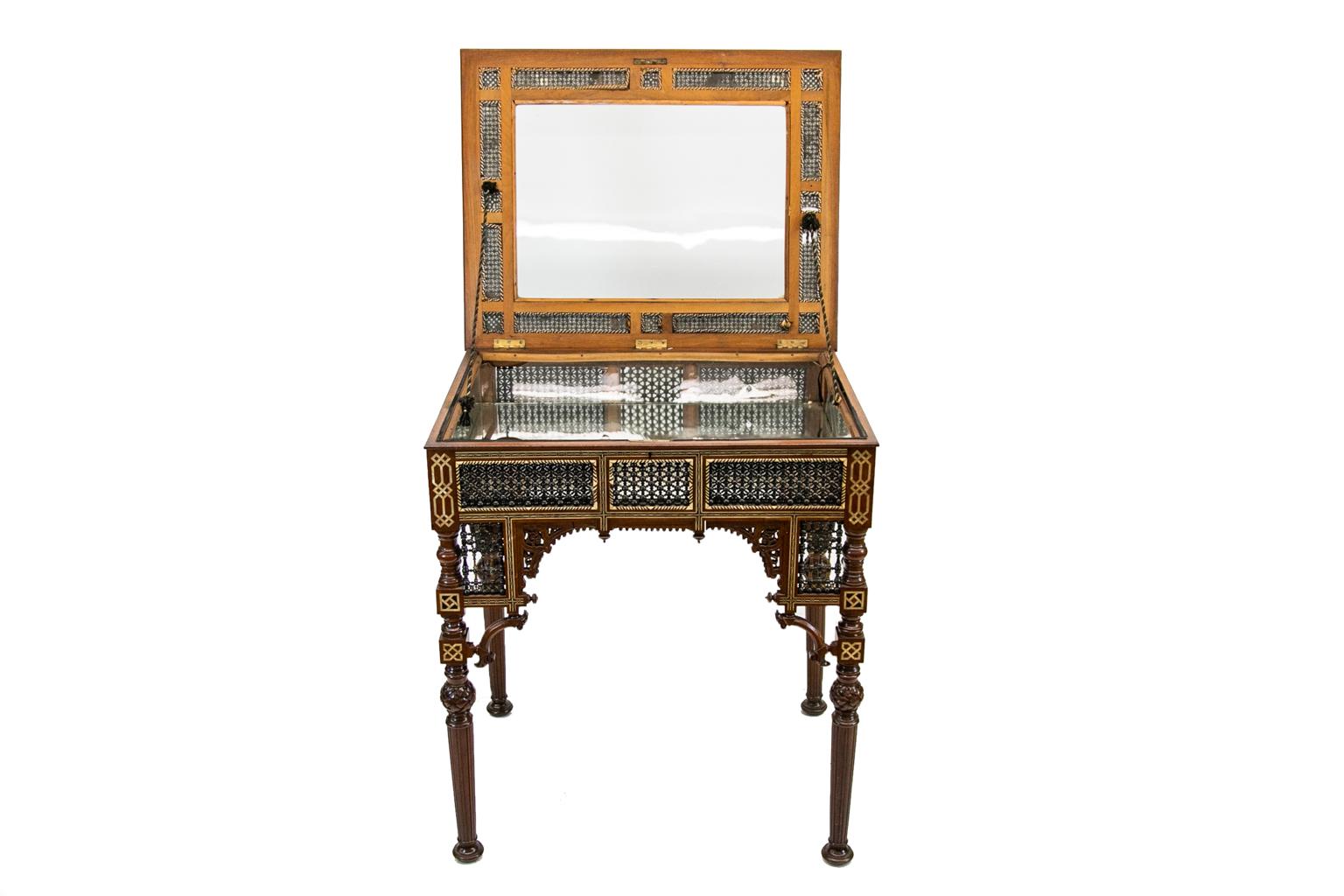 Vitrine marocaine marquetée en vente 2