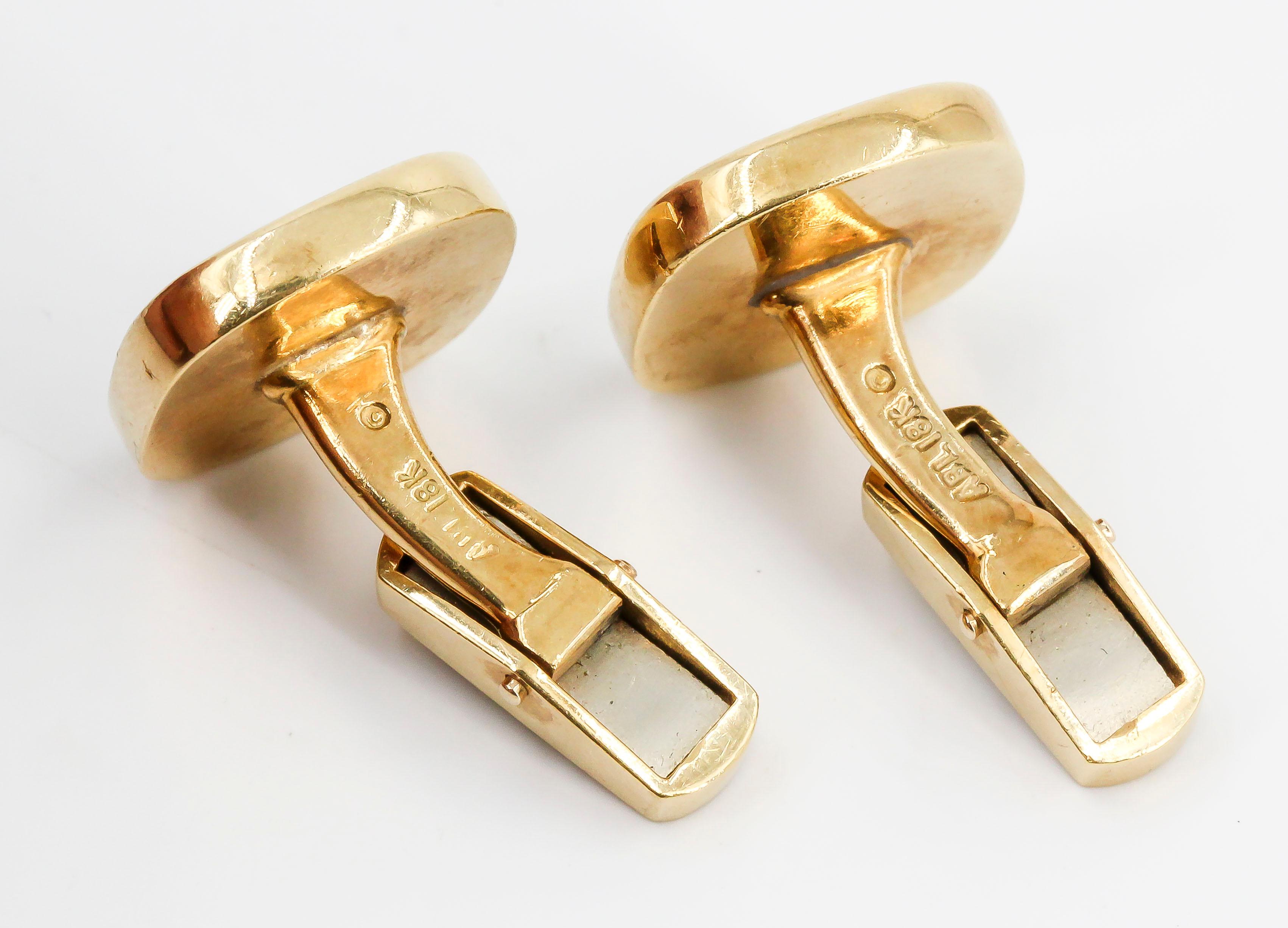 Inlaid Mother-of-pearl, Onyx and 18 Karat Gold Cufflinks 2