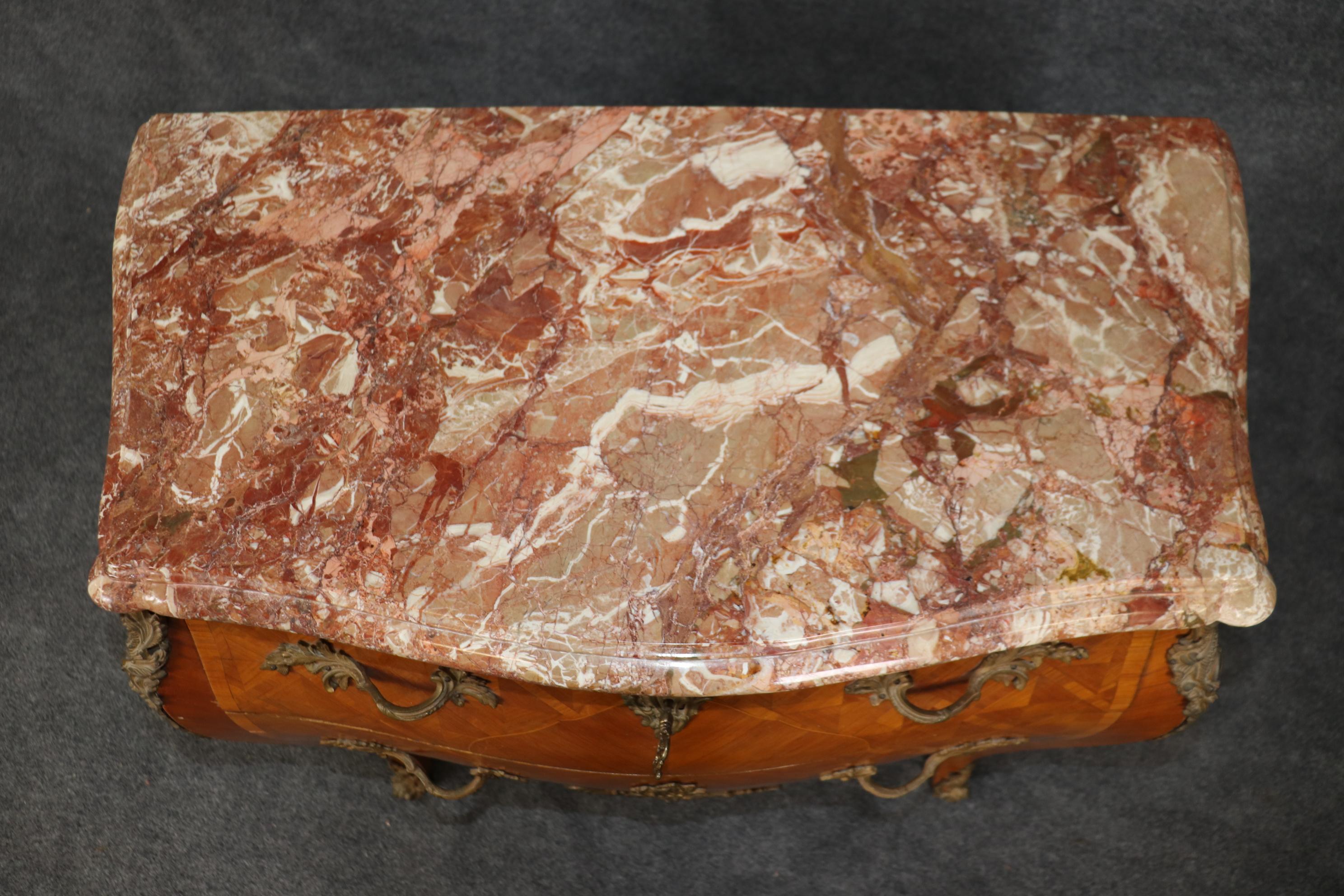 Commode in marmo intarsiato in legno di Oliver di manifattura italiana in stile Luigi XV in vendita 2