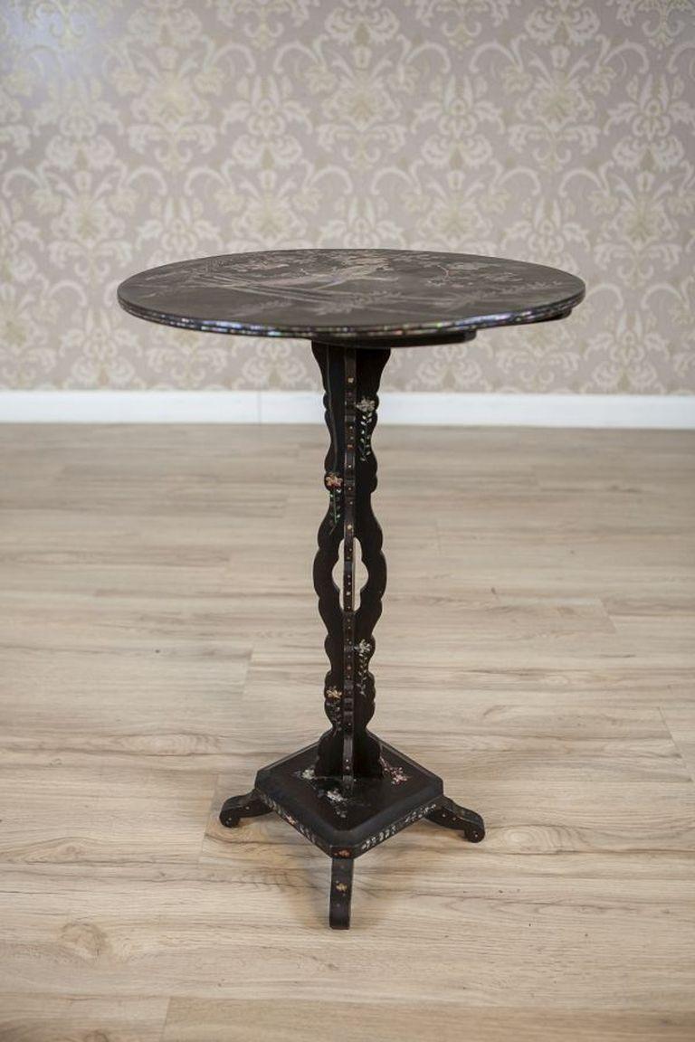 European Inlaid Oriental Tea Table From the Early 20th Century For Sale