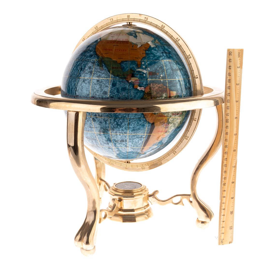 Globe de bureau terrestre incrusté Pietra Dura et laiton attribué à Maitland Smith Bon état - En vente à Nottingham, GB
