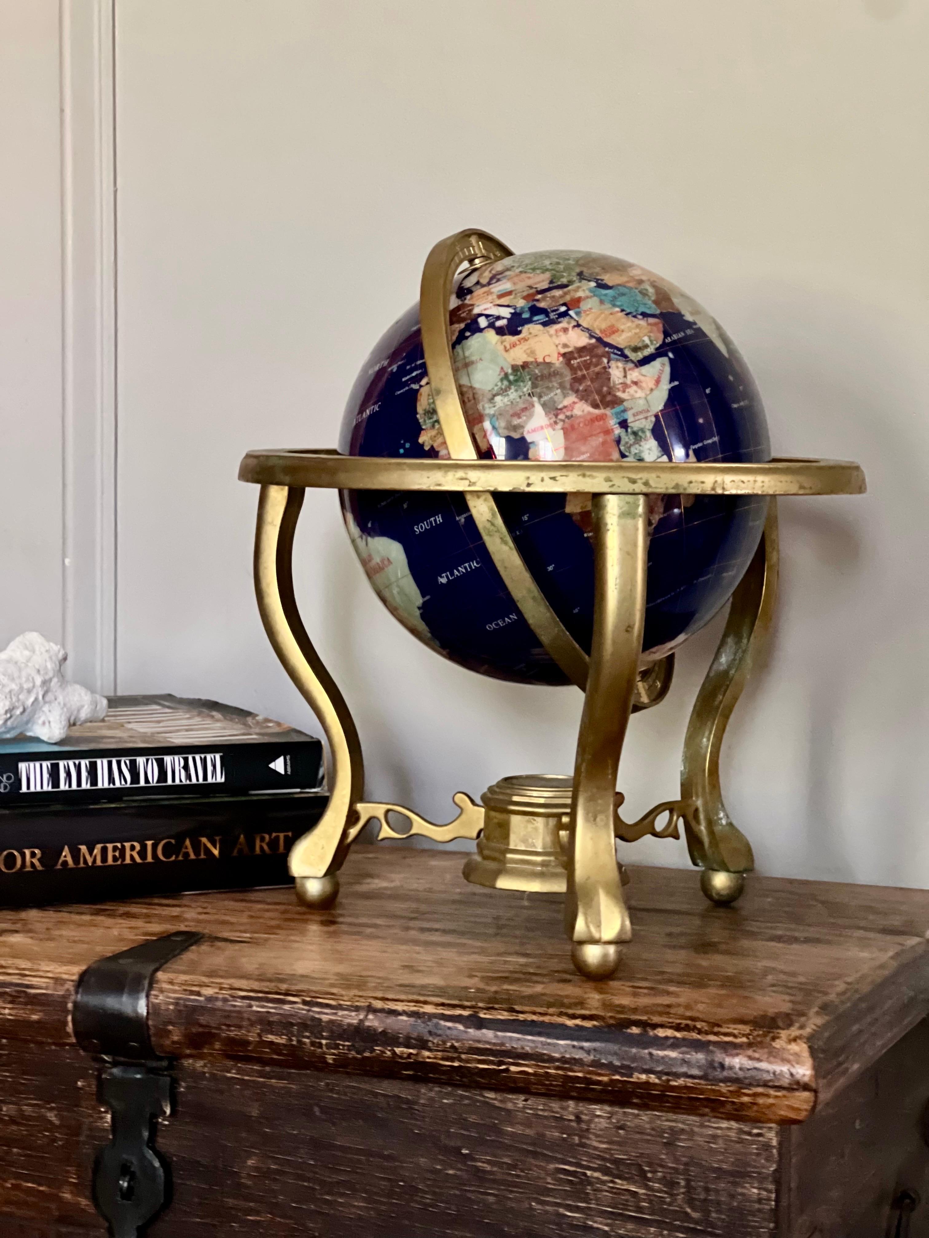 Globe terrestre de table en pierre précieuse Pietra Dura incrustée sur support en laiton en vente 2