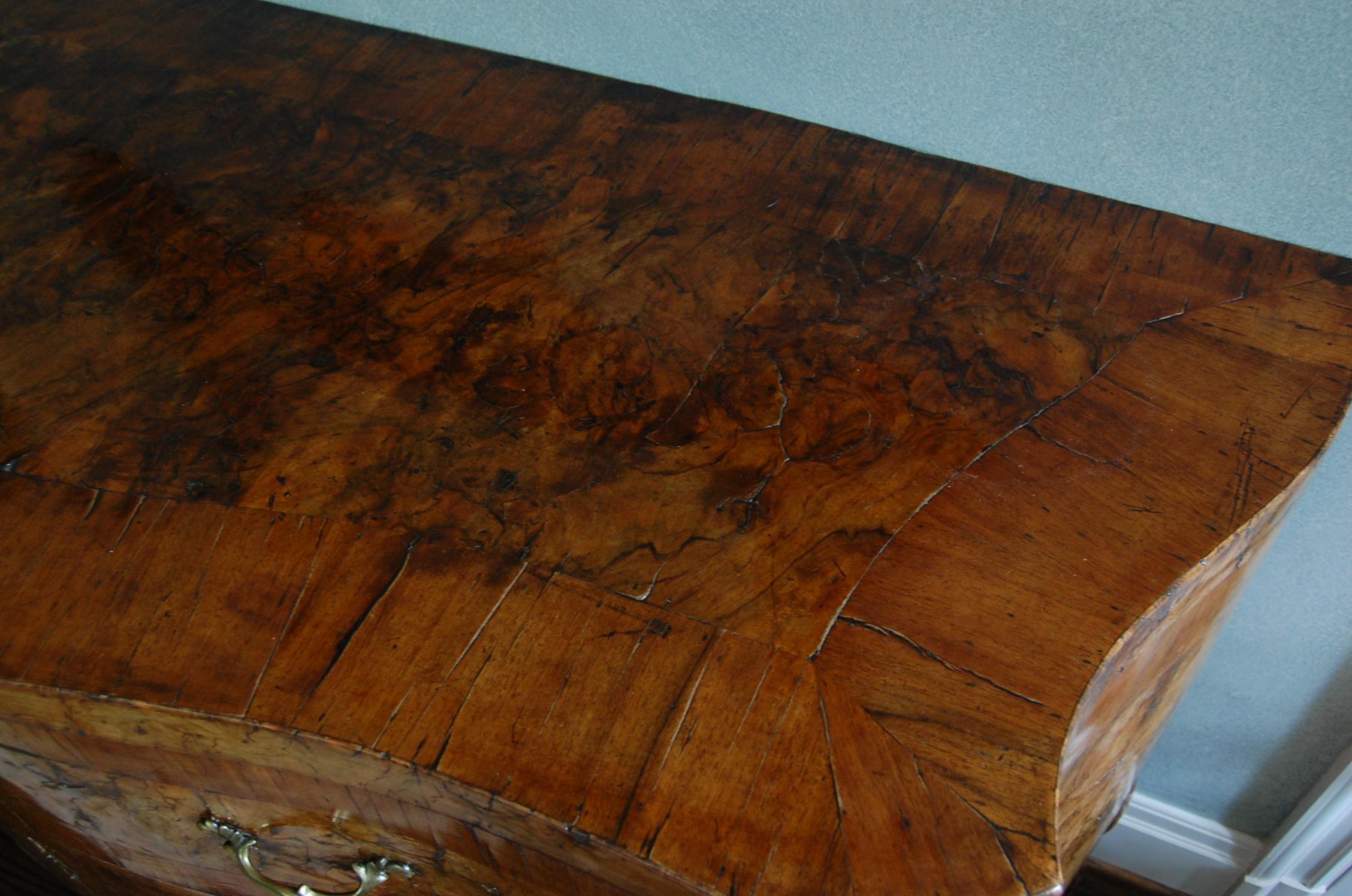 Inlaid Serpentine Italian Olive Wood Two-Drawer Commode, Mid-18th Century For Sale 5