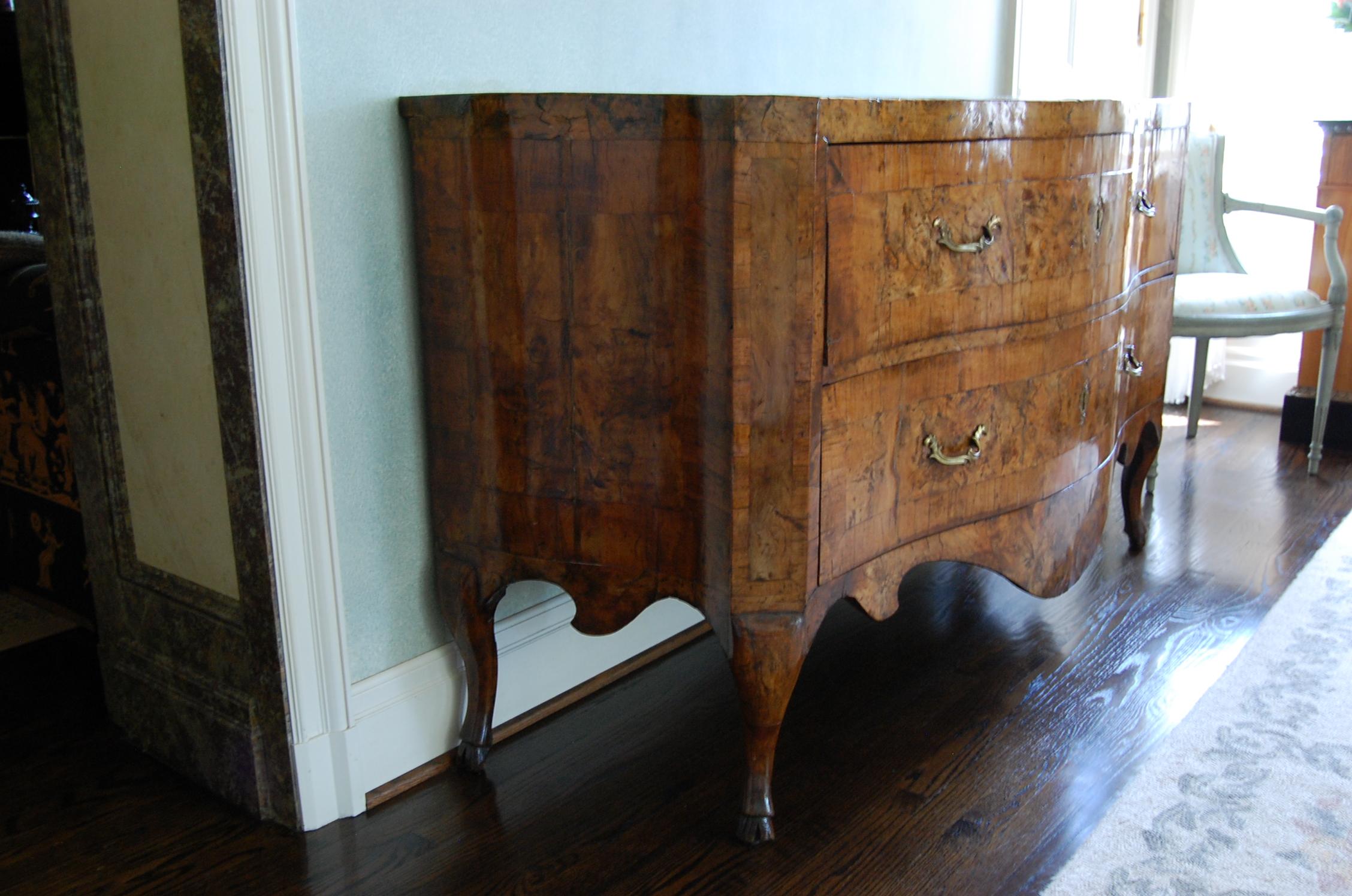 Inlaid Serpentine Italian Olive Wood Two-Drawer Commode, Mid-18th Century For Sale 1