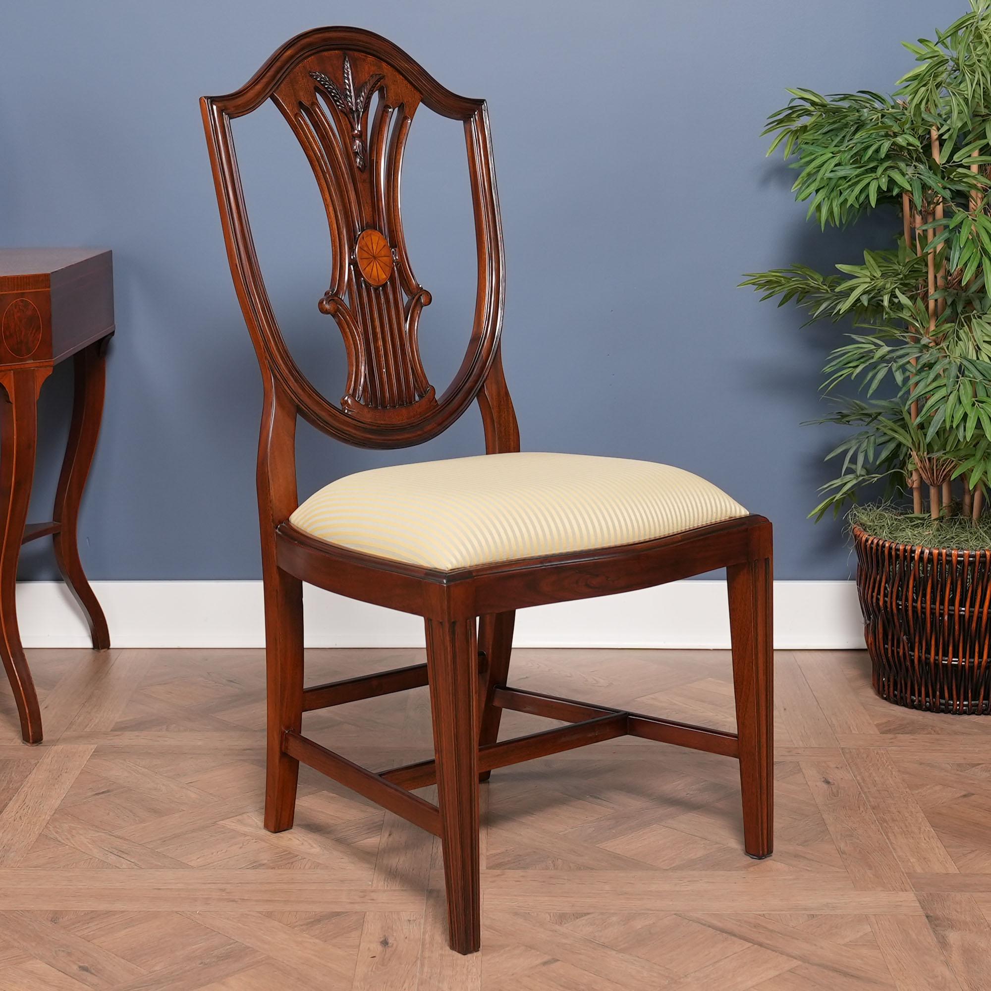Chippendale Sedie con schienale a scudo intarsiato, set da 10 in vendita