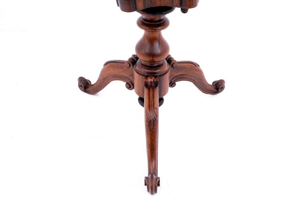 Table marquetée, France, vers 1880. en vente 2