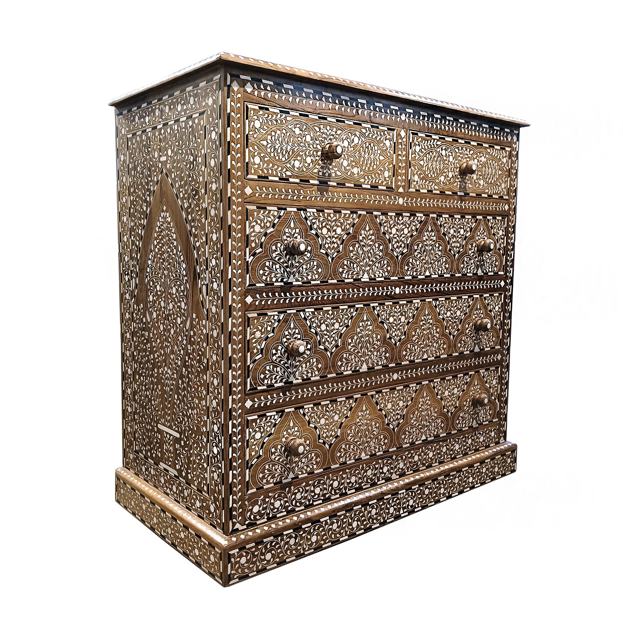 Indiano Cassettiera in teak intarsiato dall'India in vendita