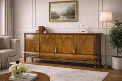 Intarsien-Wohnzimmerschrank aus Nussbaumholz aus der Mitte des 20.